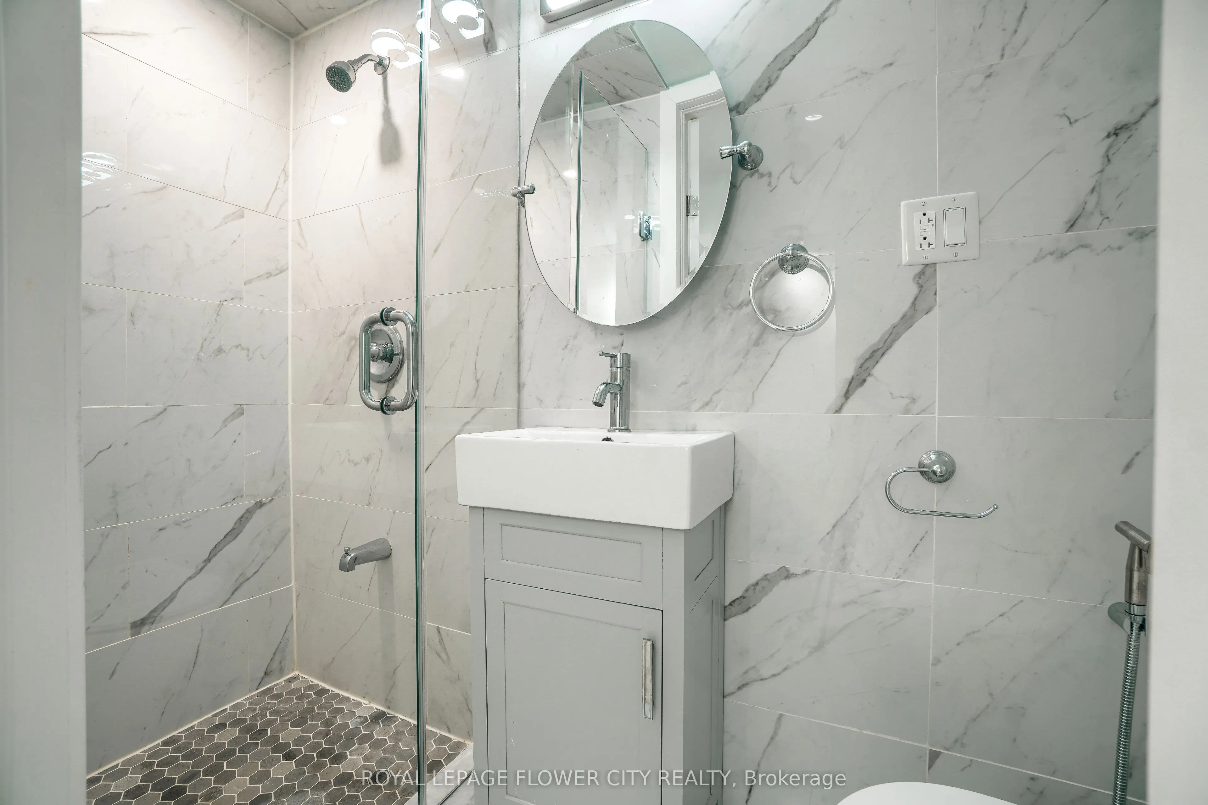 12 Gondola Crescent, #Basment