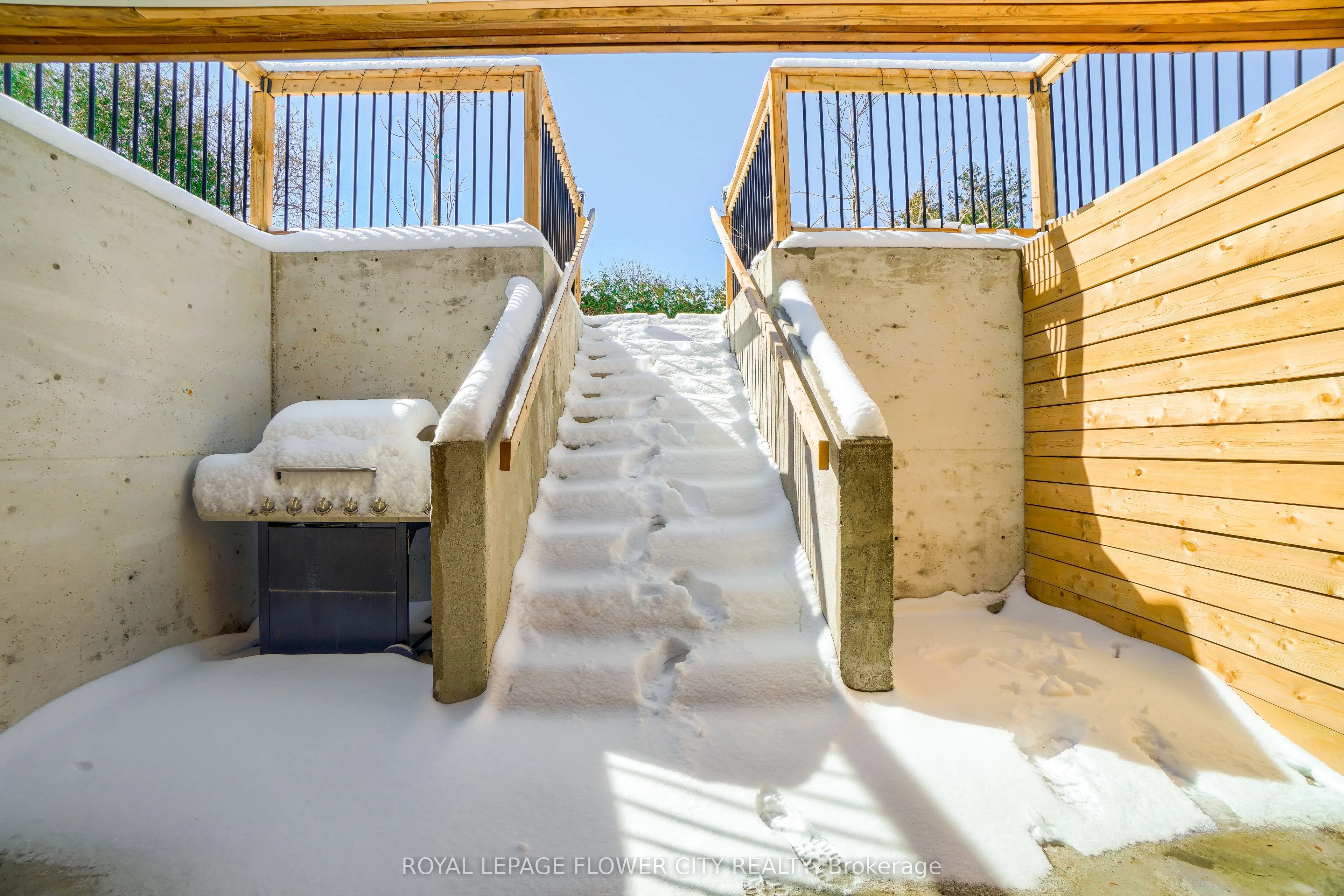 12 Gondola Crescent, #Basment