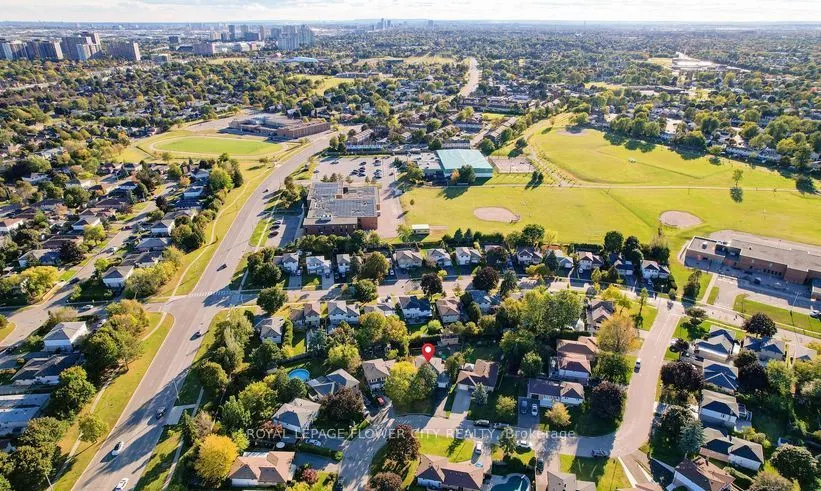 12 Gondola Crescent, #Basment