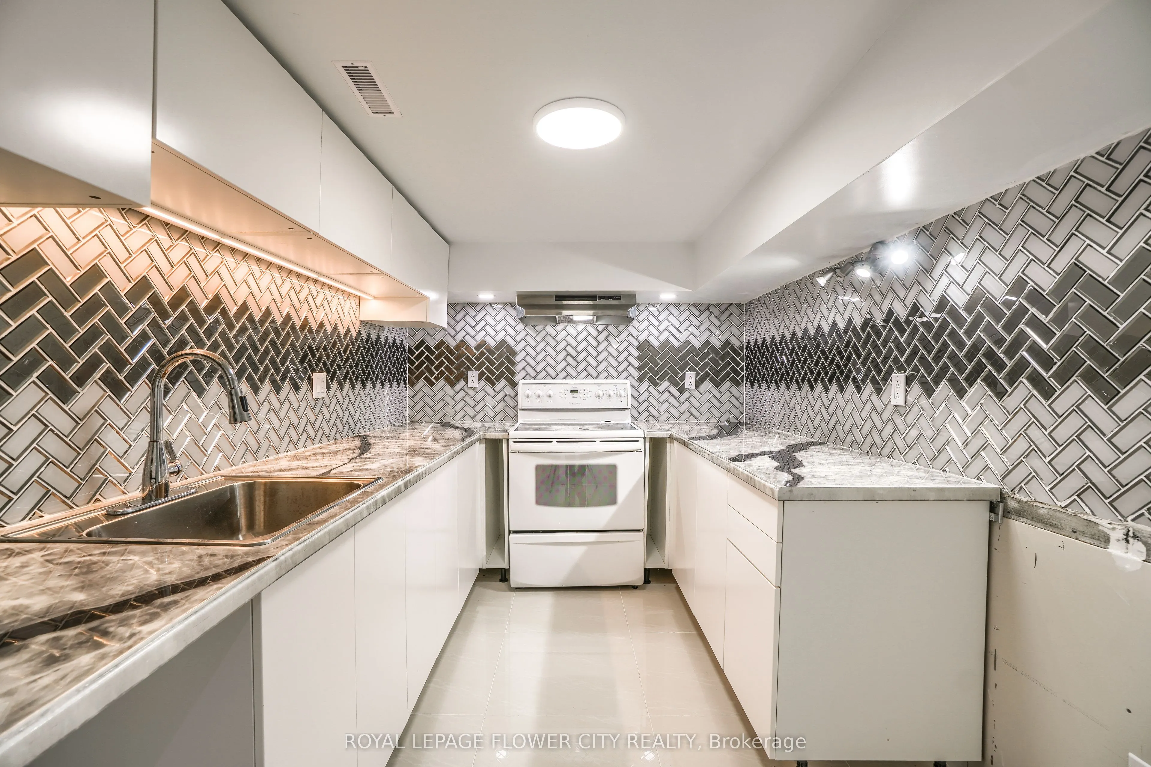 12 Gondola Crescent, #Basment
