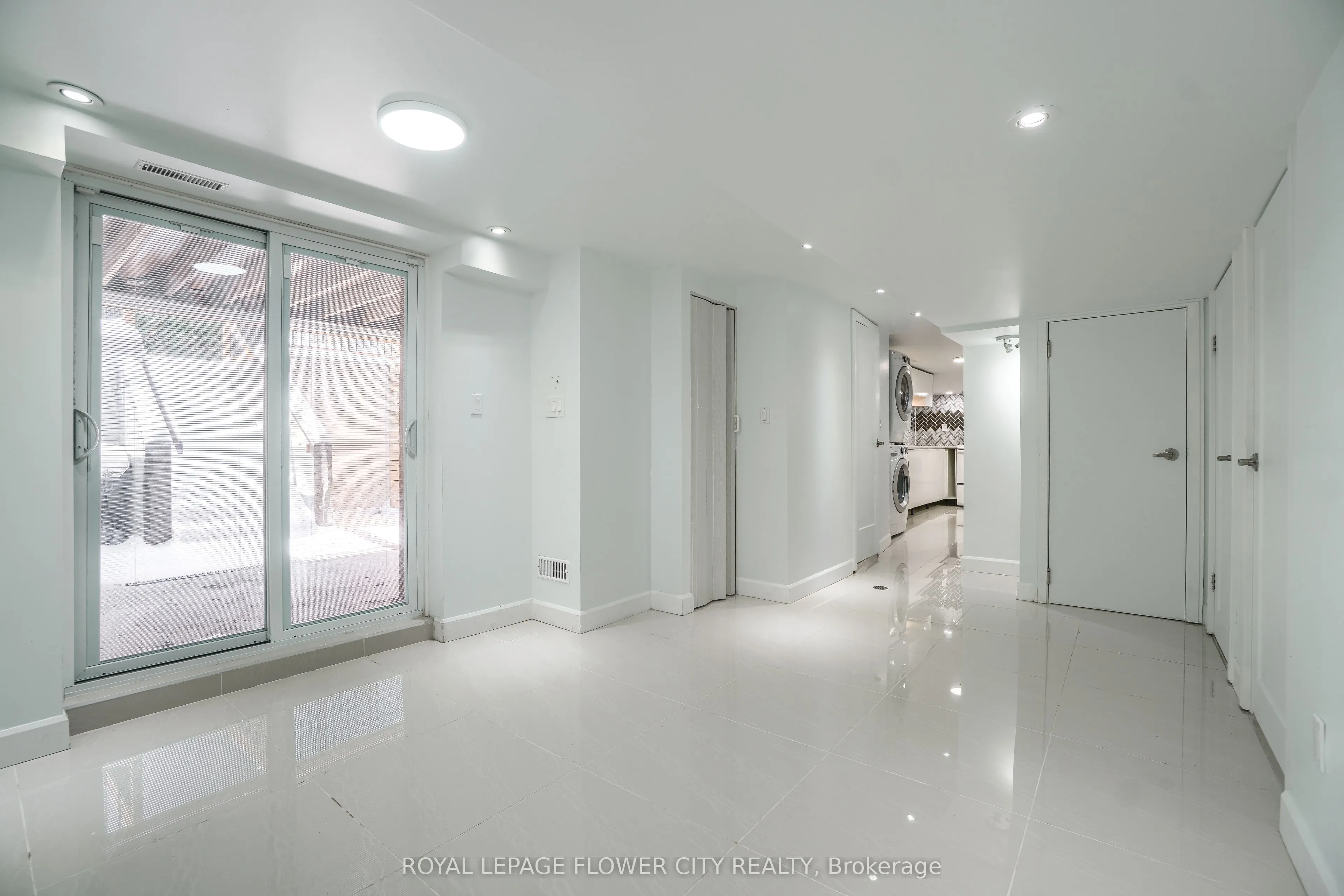 12 Gondola Crescent, #Basment