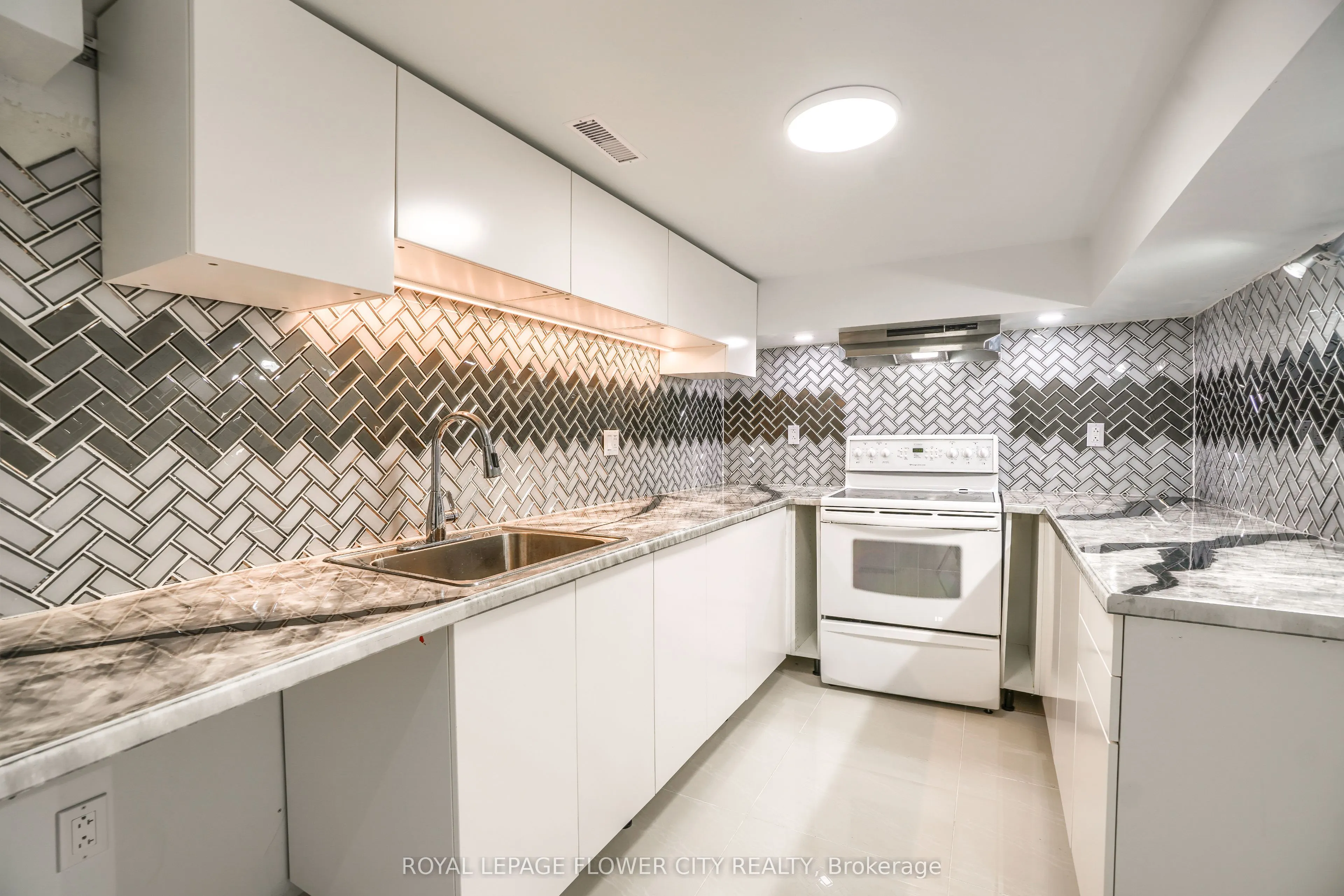 12 Gondola Crescent, #Basment