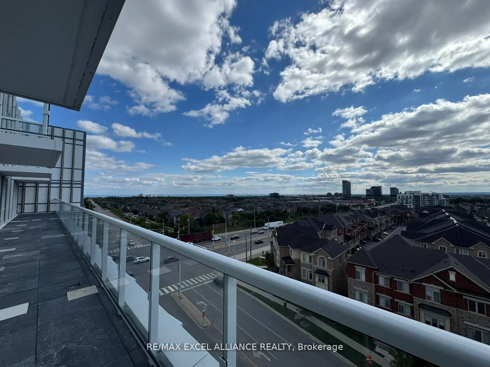 1005 Dundas Street E, #817