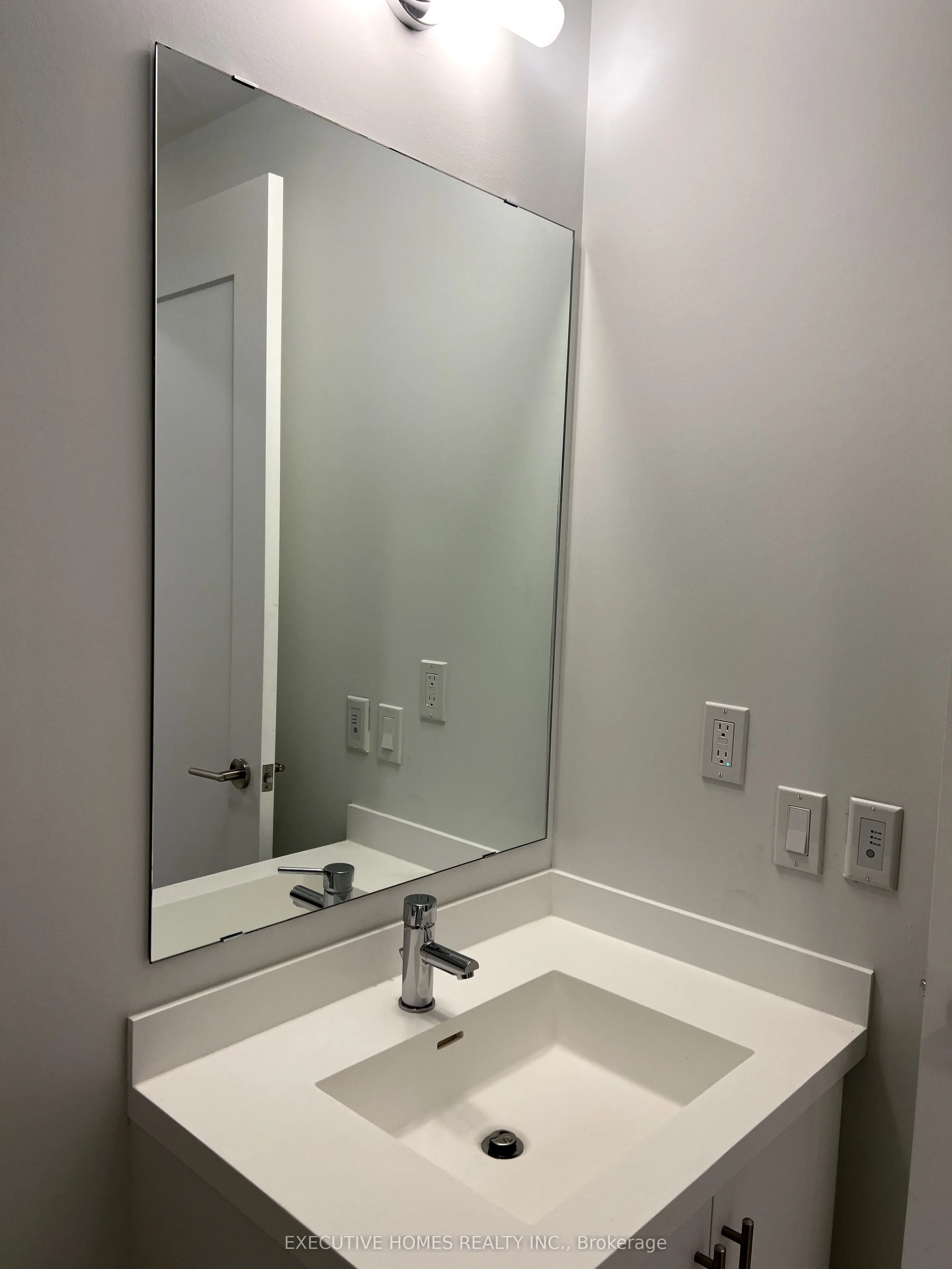421 Silver Maple Road, #427