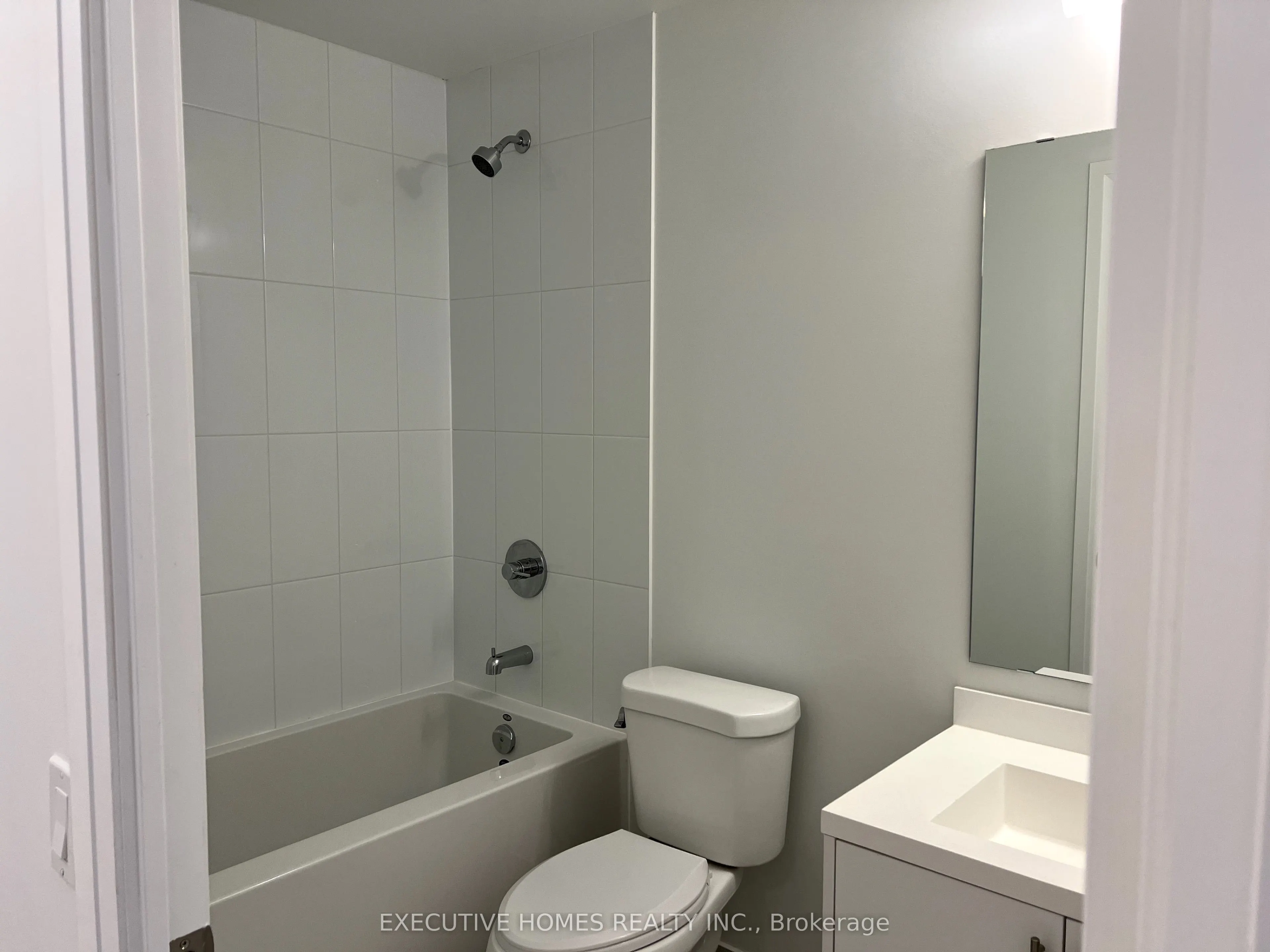 421 Silver Maple Road, #427
