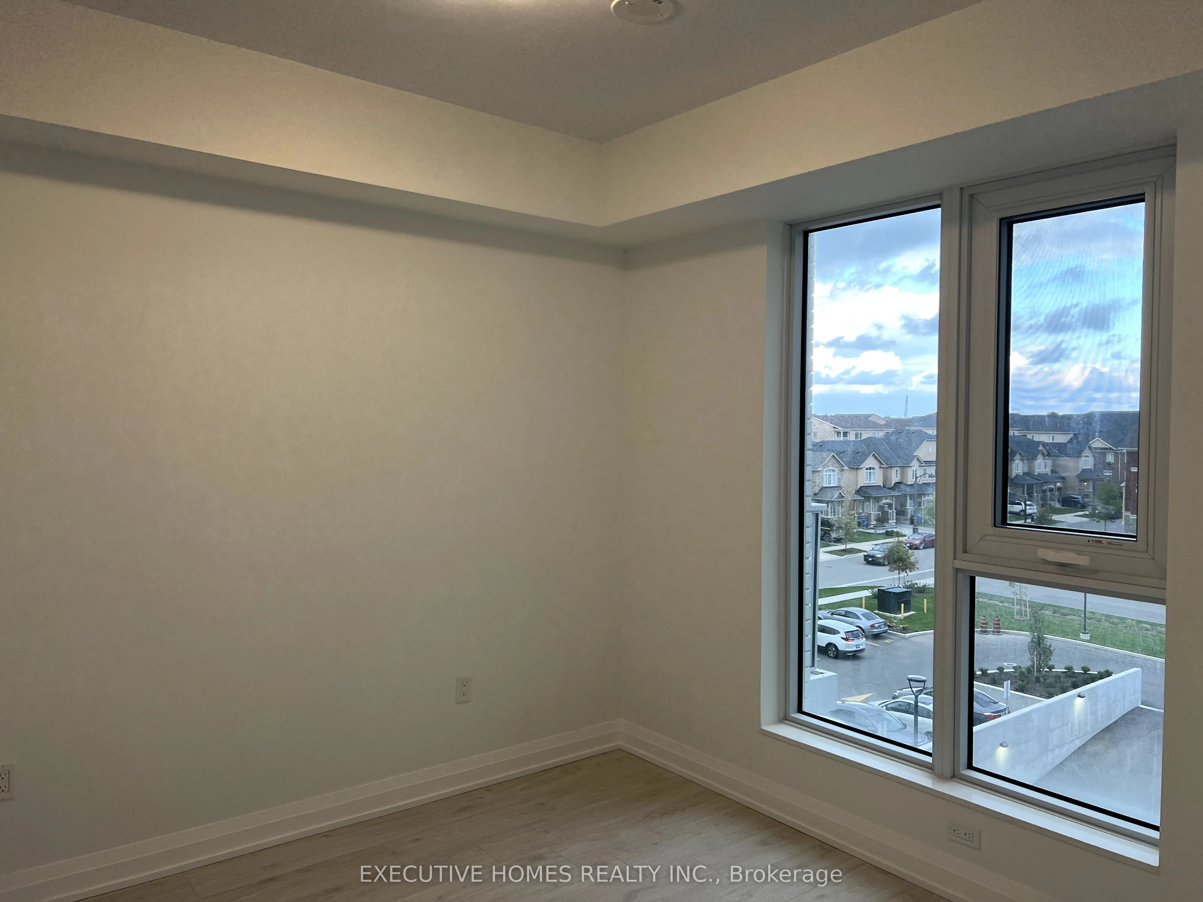 421 Silver Maple Road, #427