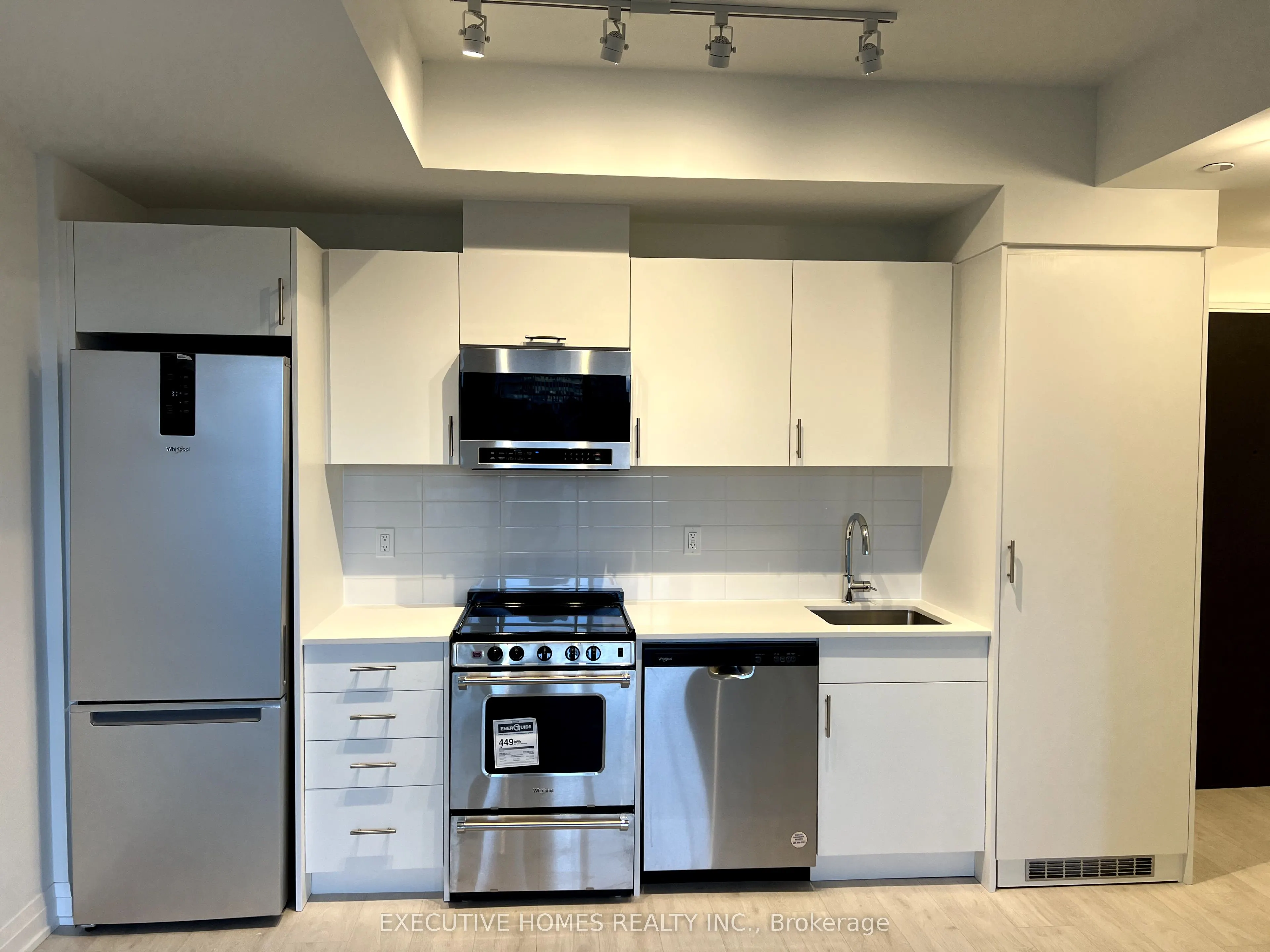 421 Silver Maple Road, #427