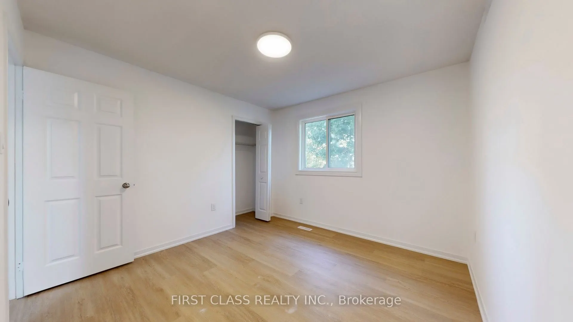 1180 Shagbark Crescent