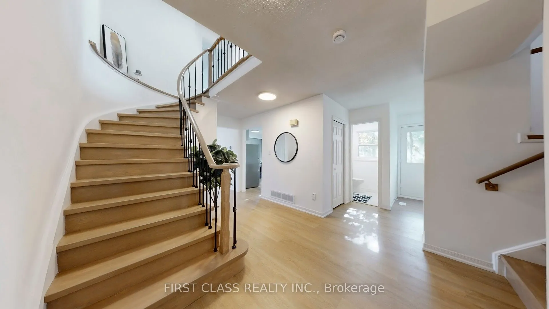 1180 Shagbark Crescent