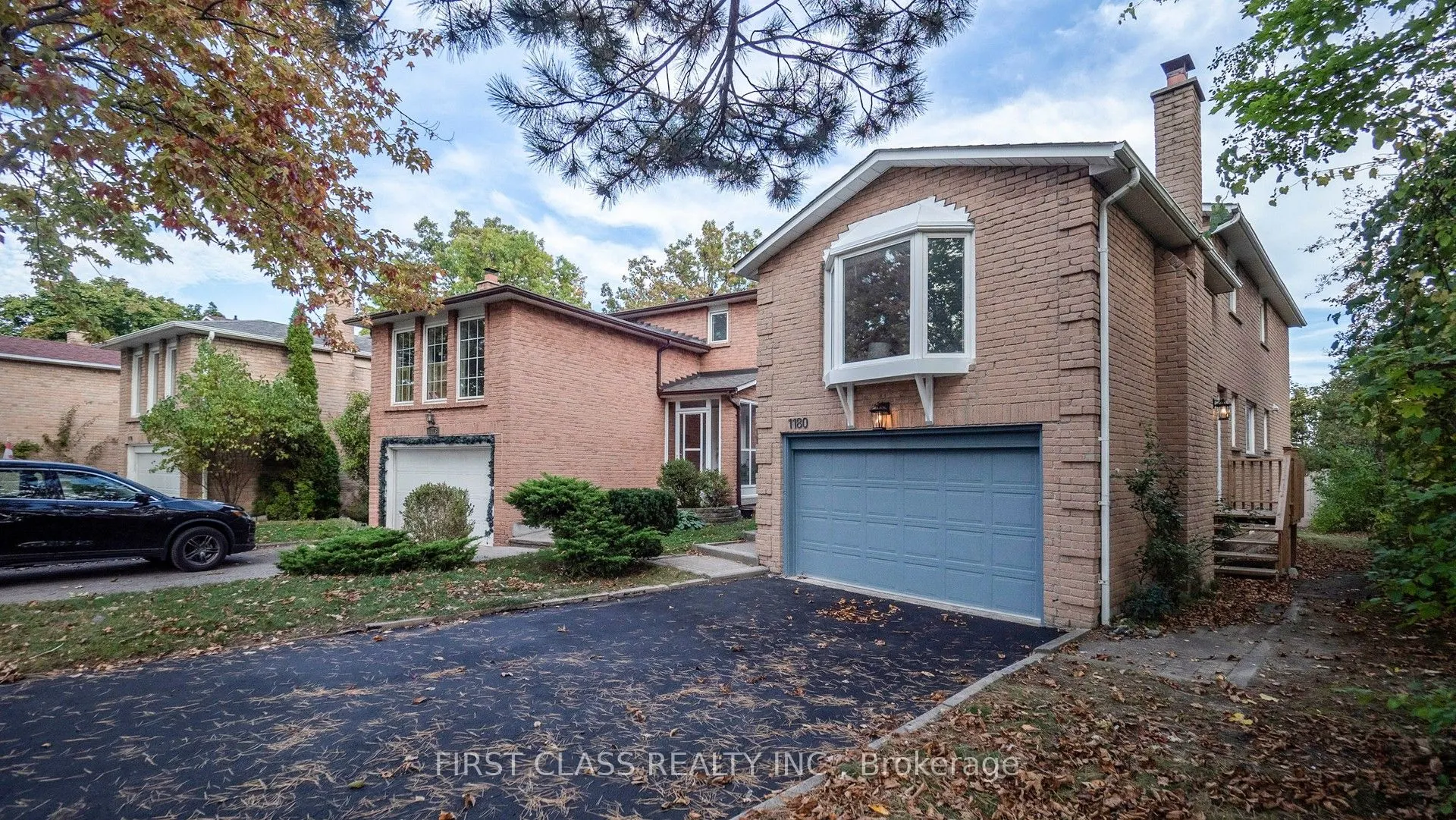 1180 Shagbark Crescent