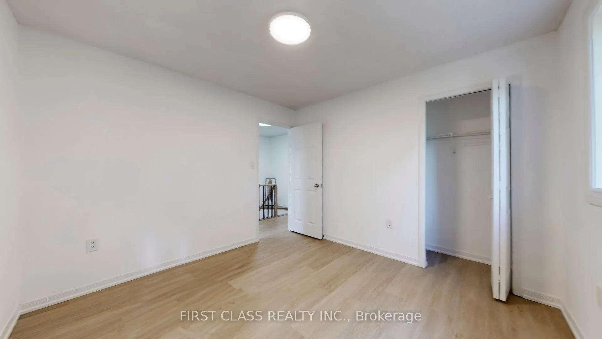 1180 Shagbark Crescent
