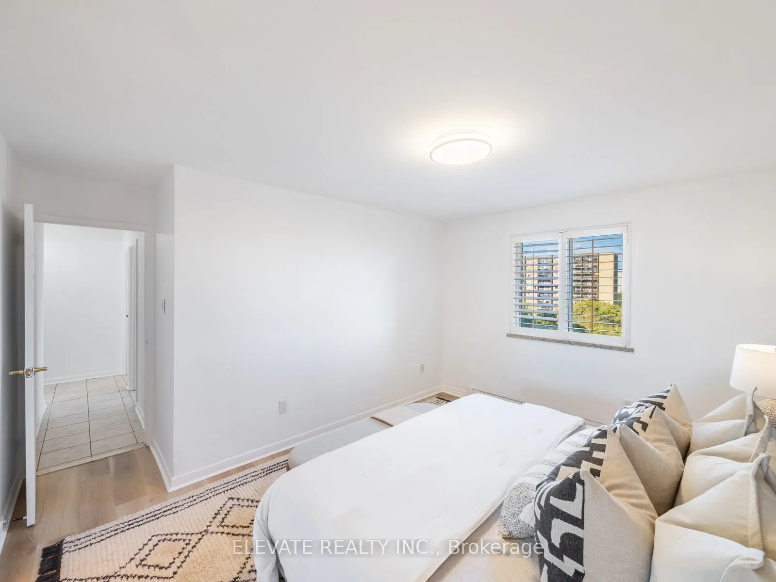 1660 Bloor Street E, #612