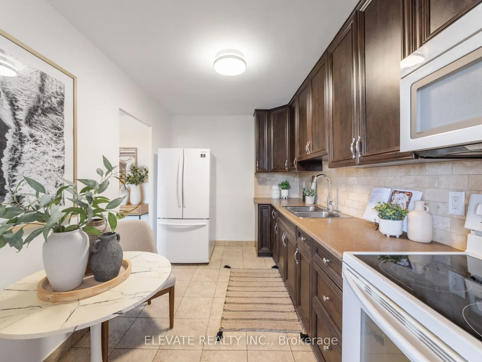 1660 Bloor Street E, #612