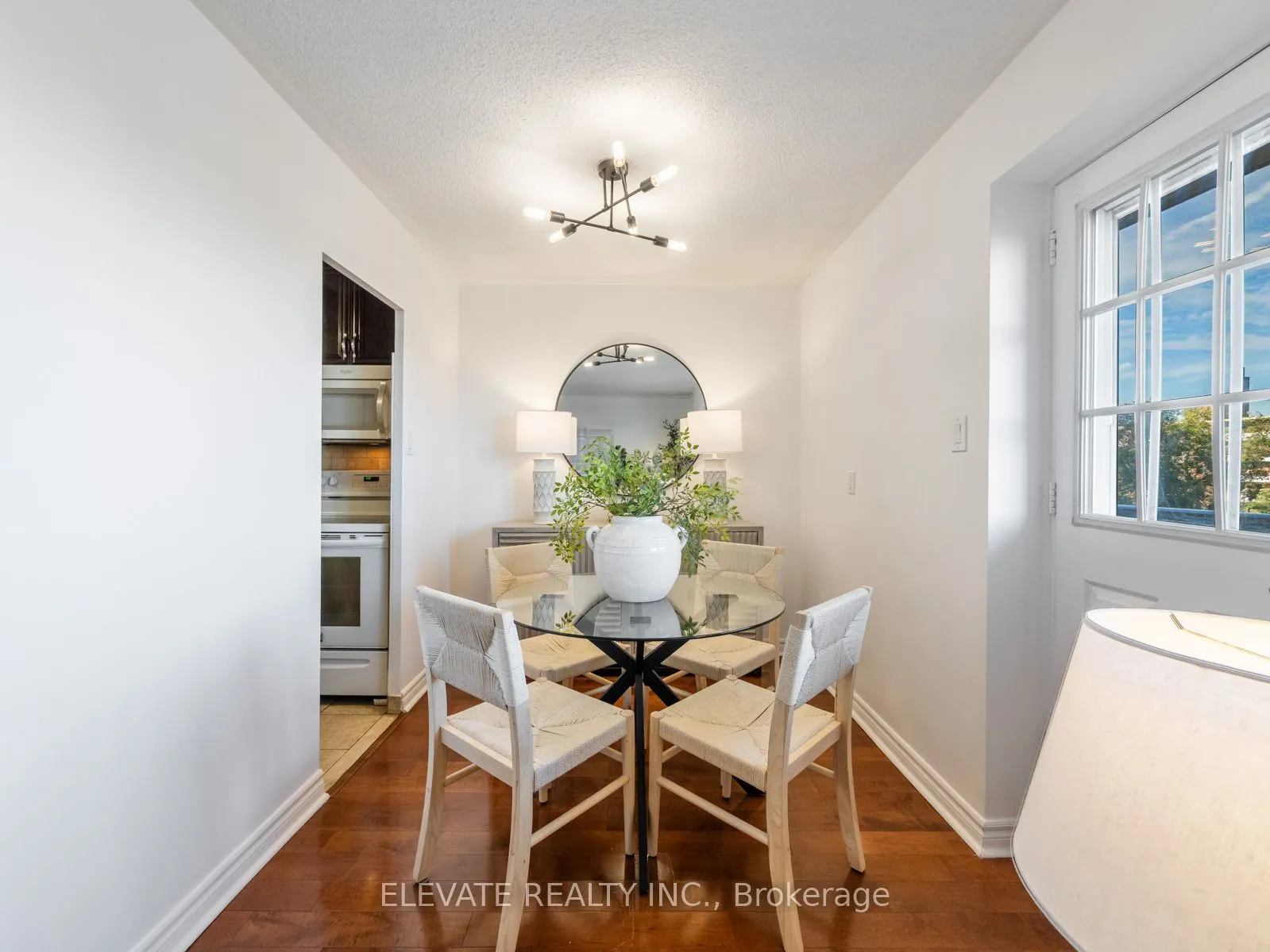 1660 Bloor Street E, #612