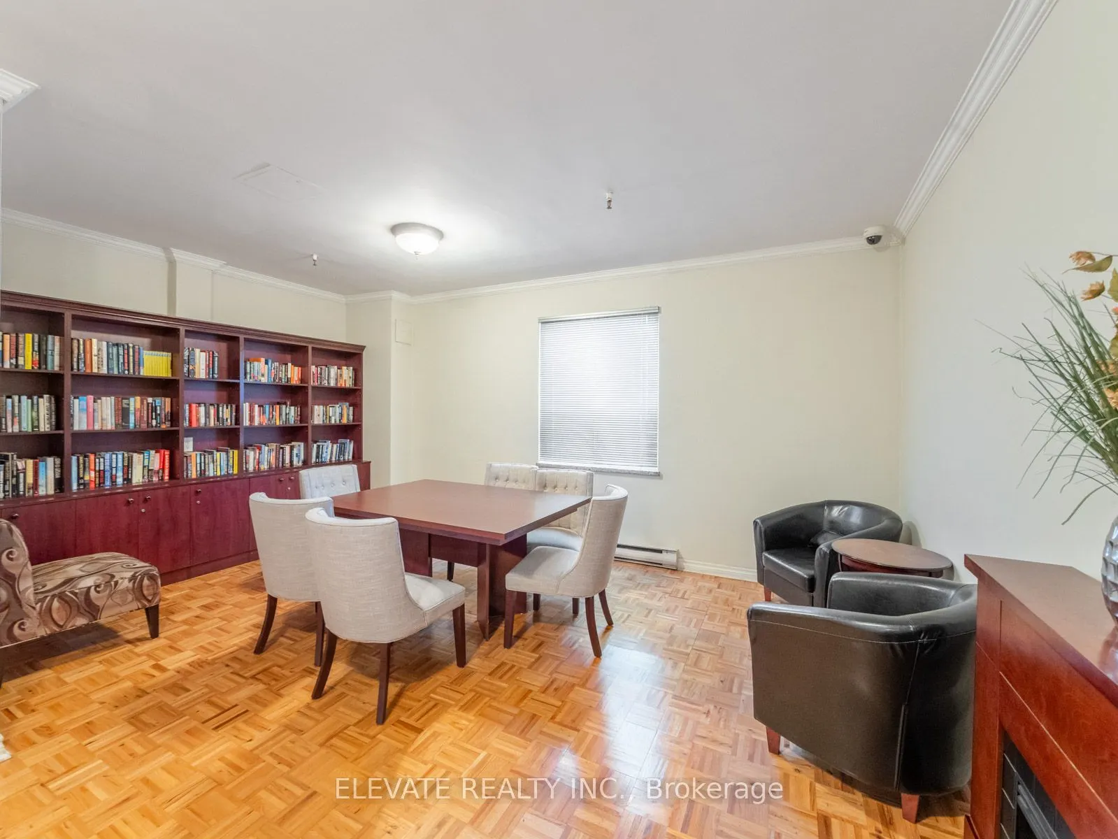 1660 Bloor Street E, #612