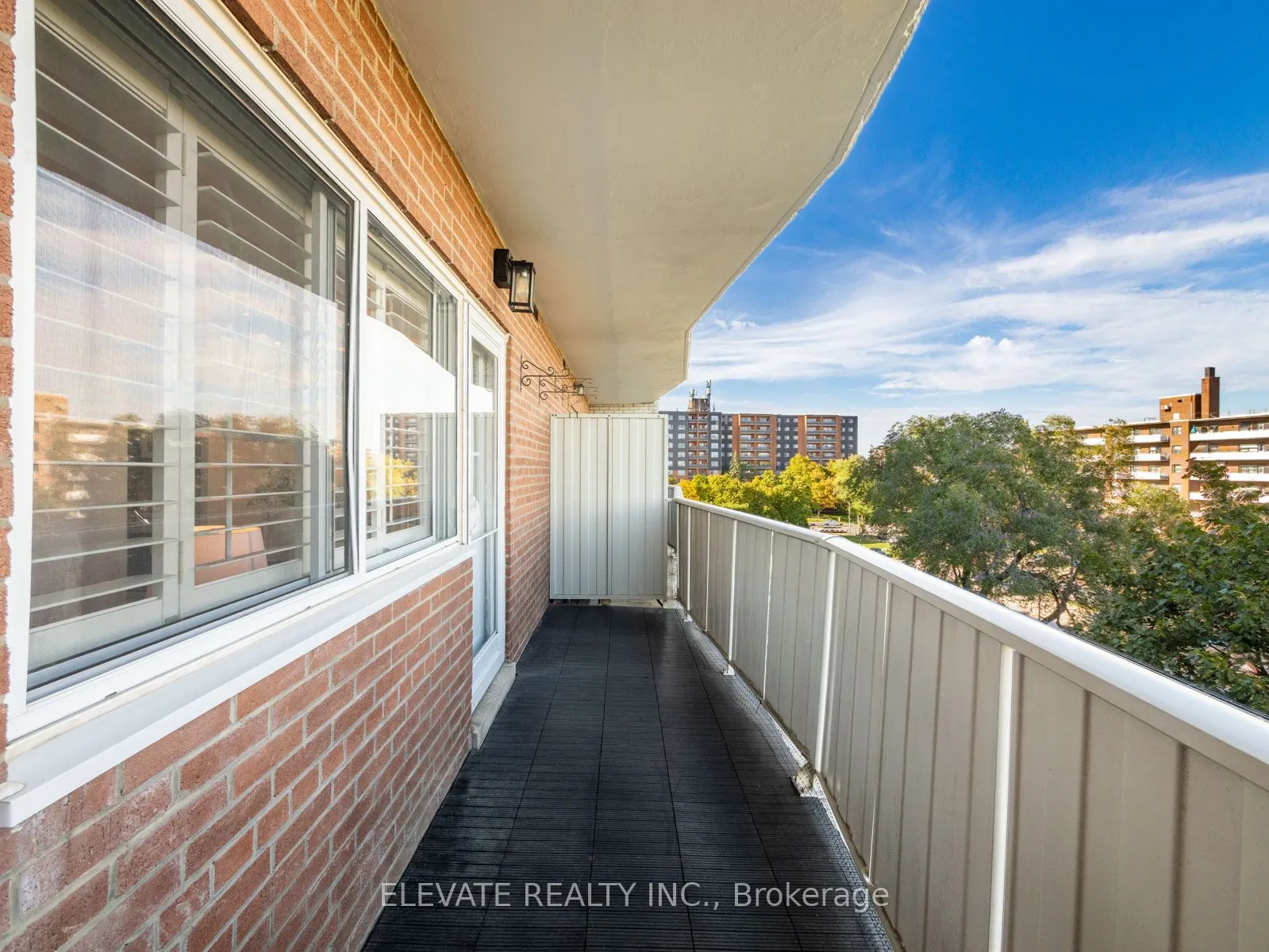 1660 Bloor Street E, #612