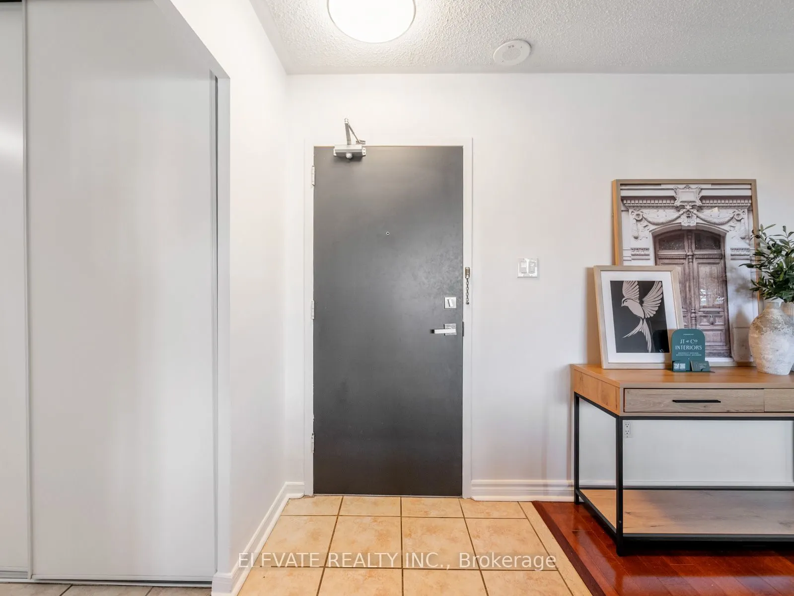 1660 Bloor Street E, #612