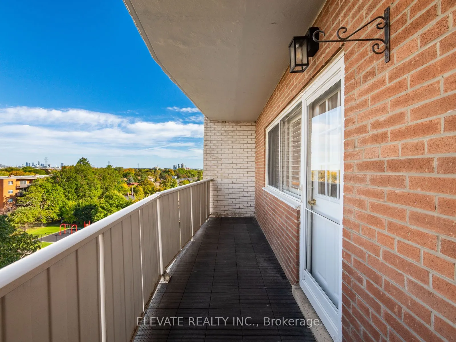 1660 Bloor Street E, #612