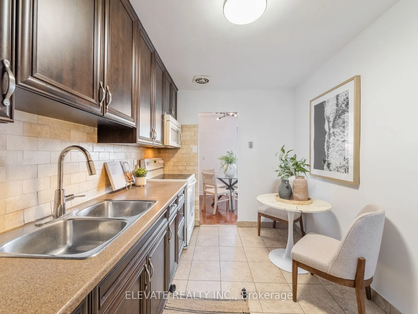 1660 Bloor Street E, #612