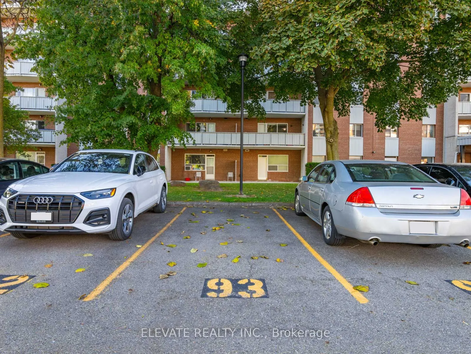1660 Bloor Street E, #612