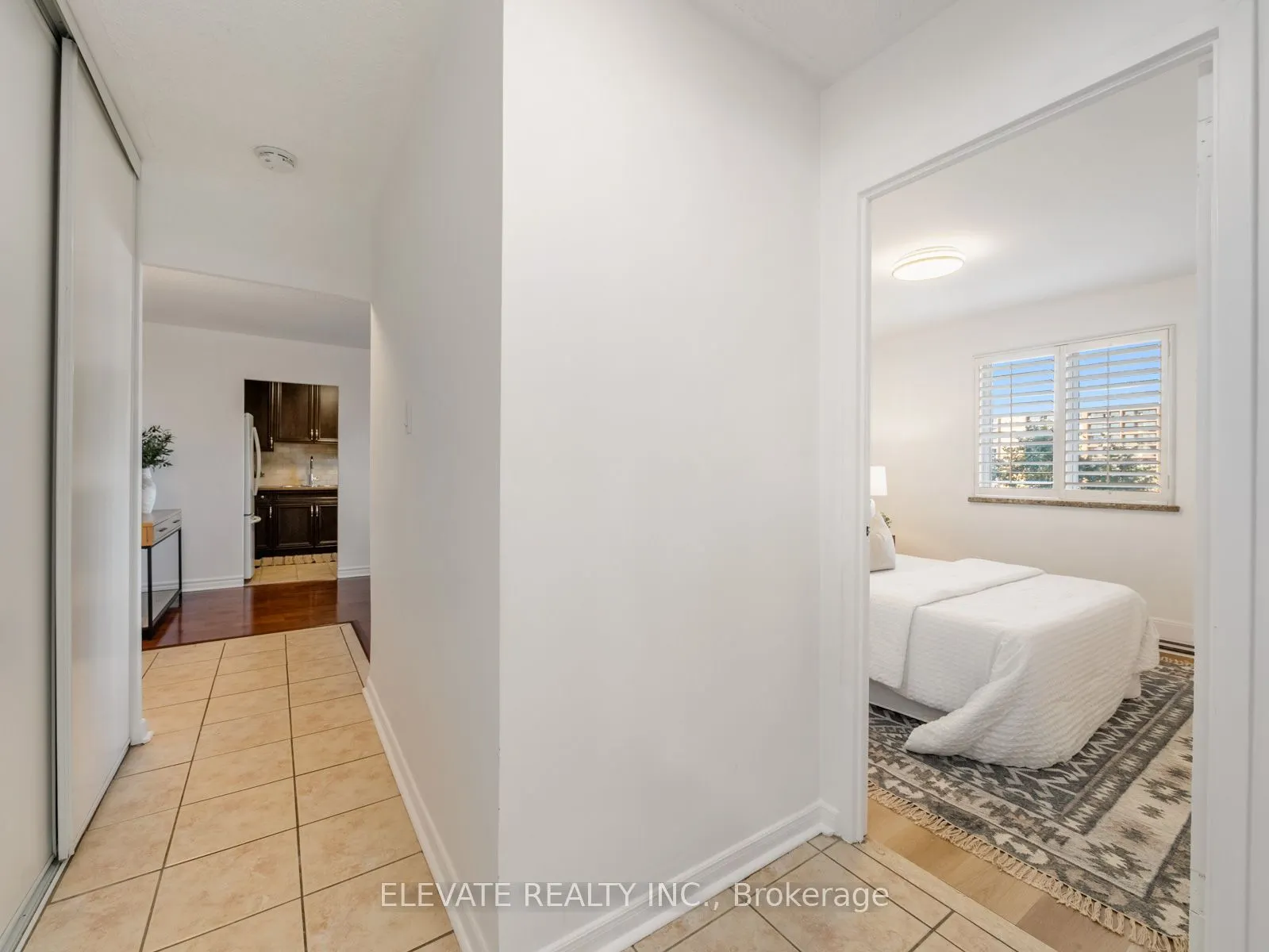 1660 Bloor Street E, #612