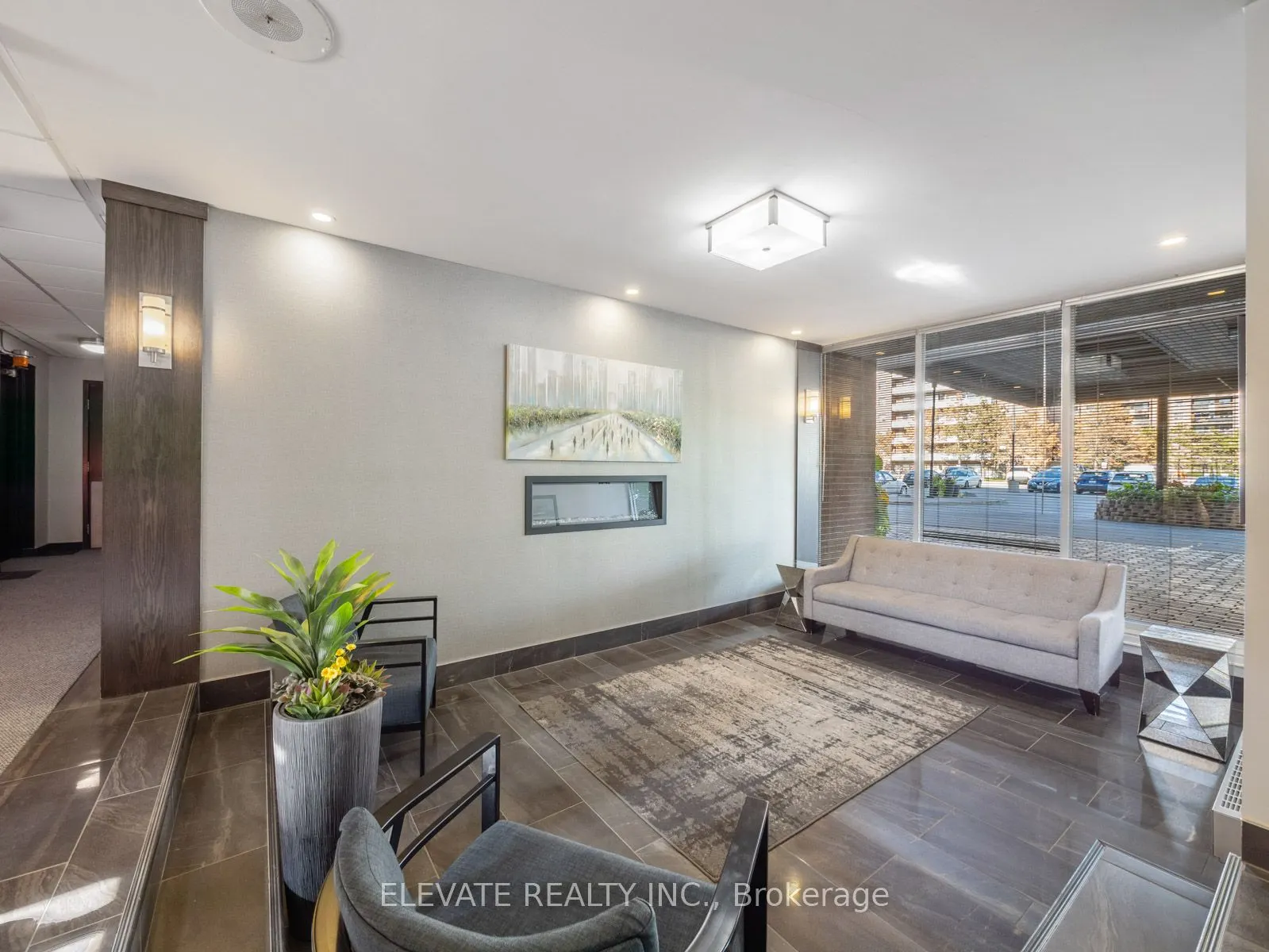 1660 Bloor Street E, #612