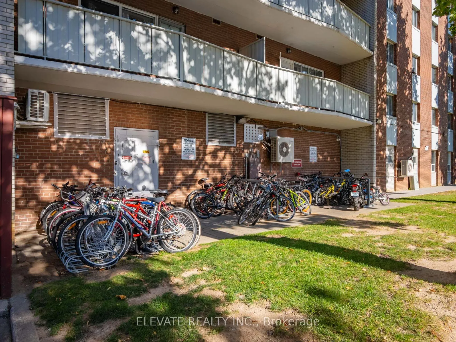 1660 Bloor Street E, #612