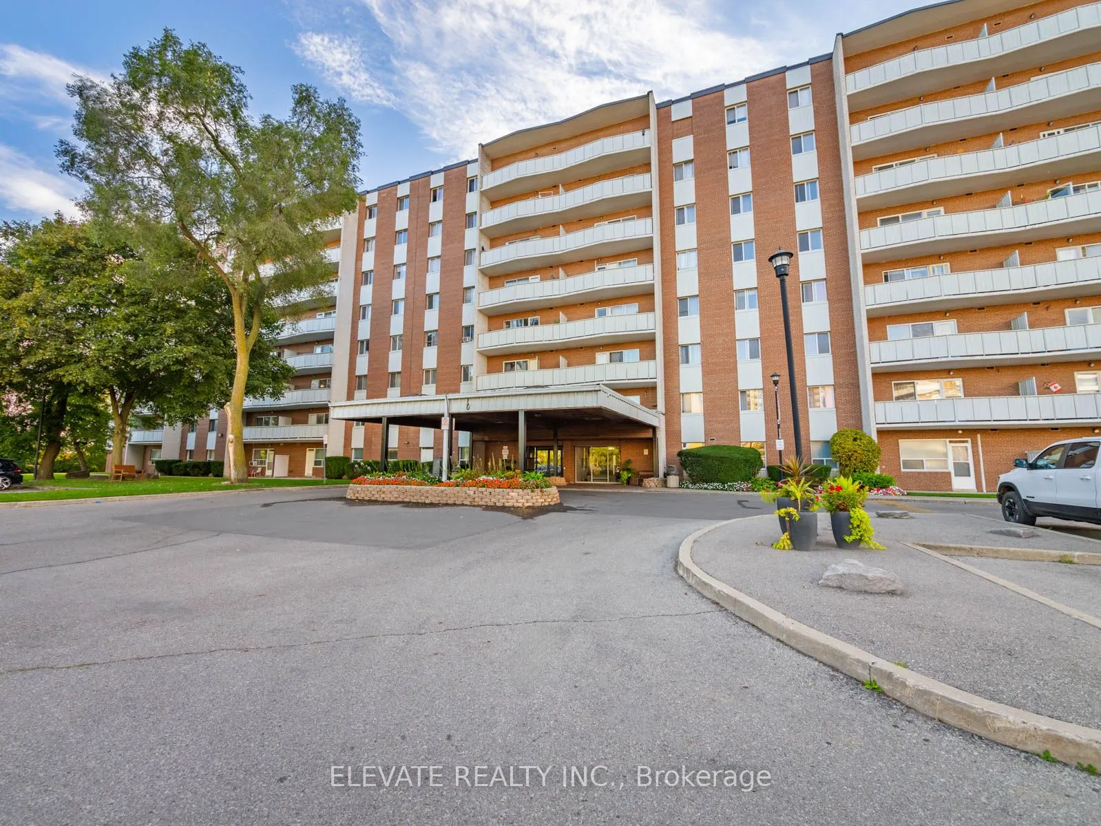1660 Bloor Street E, #612