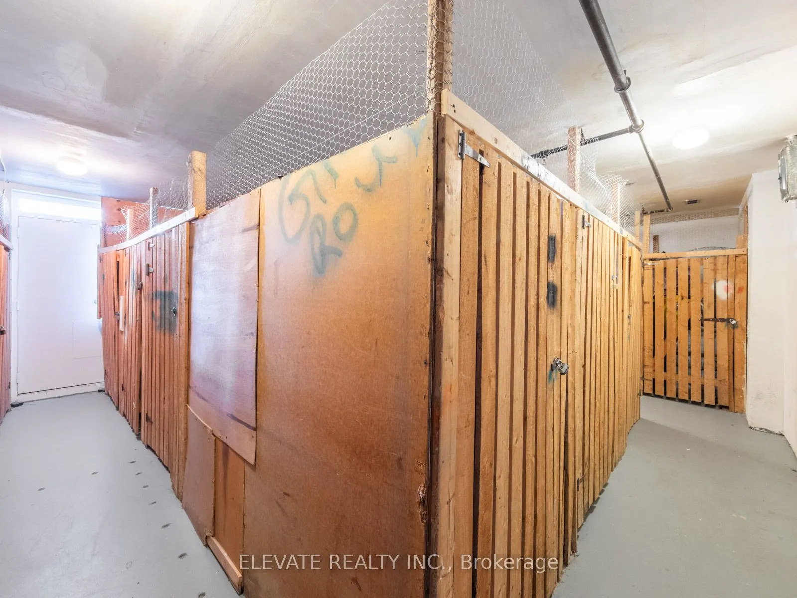 1660 Bloor Street E, #612