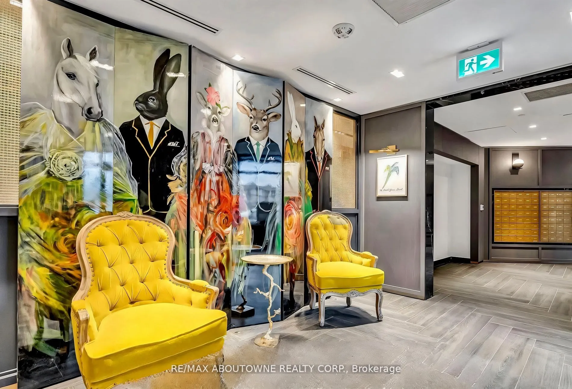 395 Dundas Street W, #234