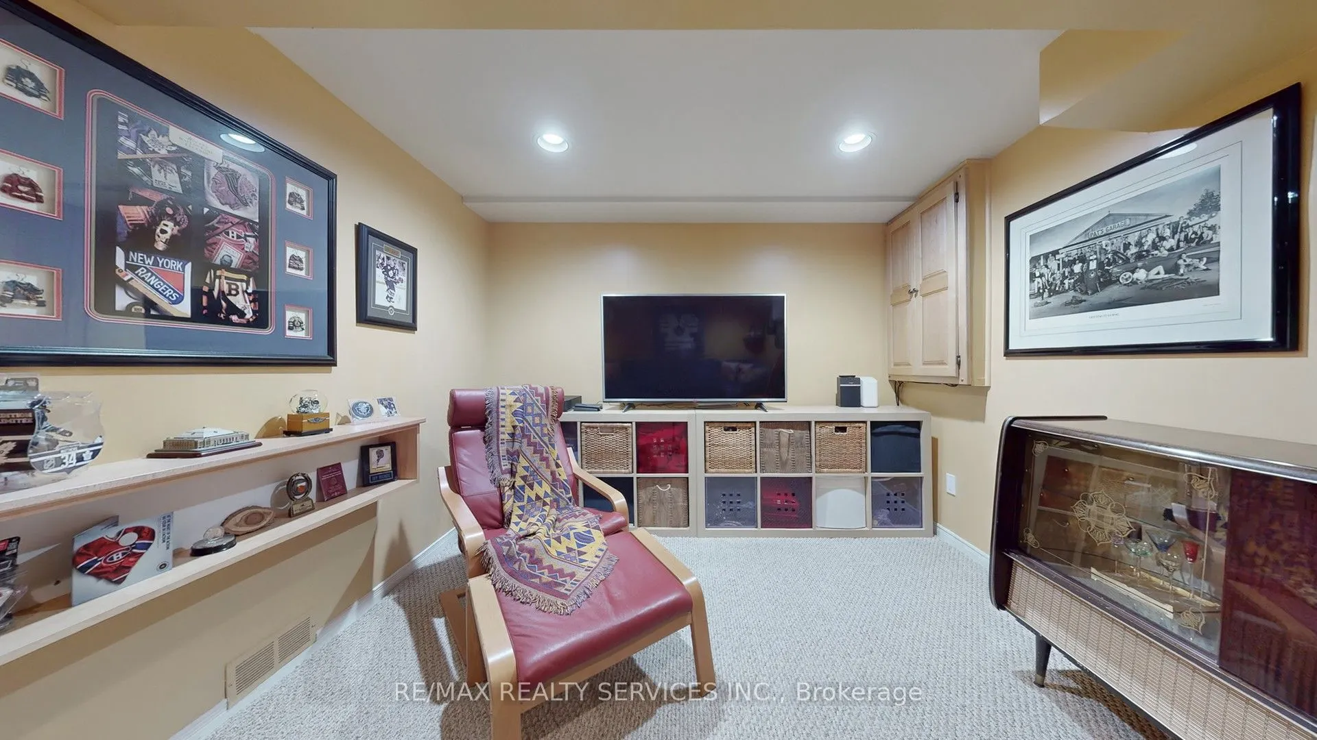 72 Carisbrooke Court, #72