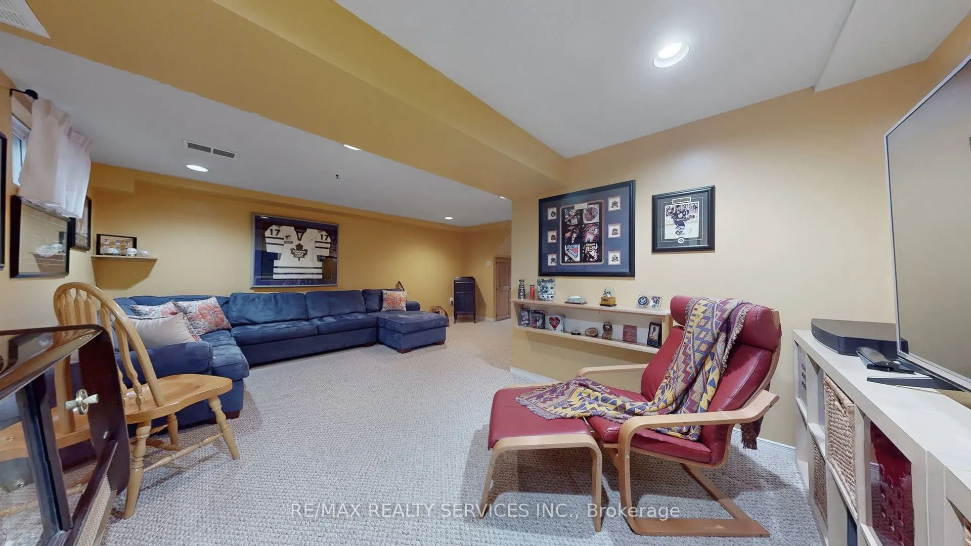 72 Carisbrooke Court, #72