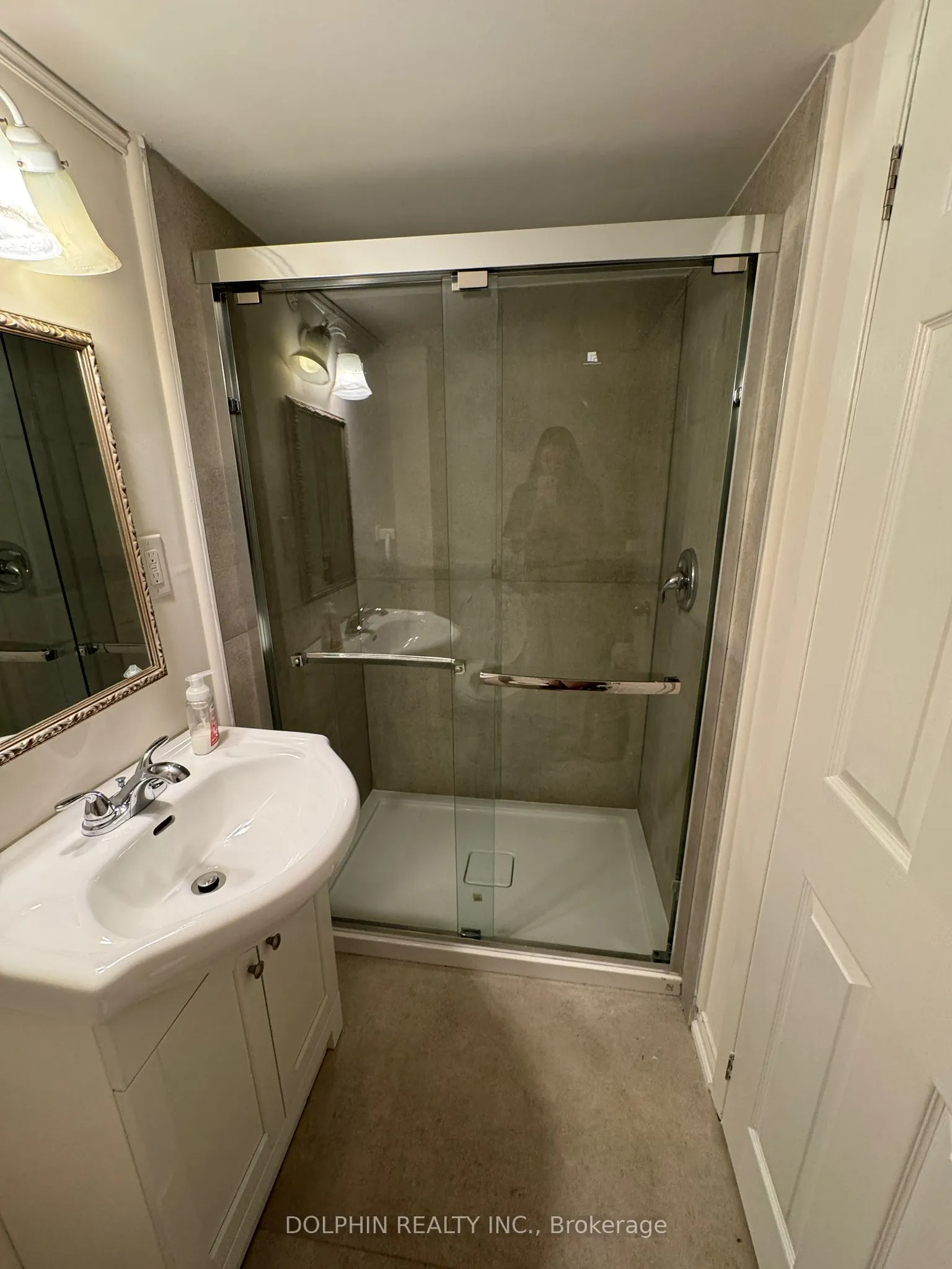 1543 Oran Court