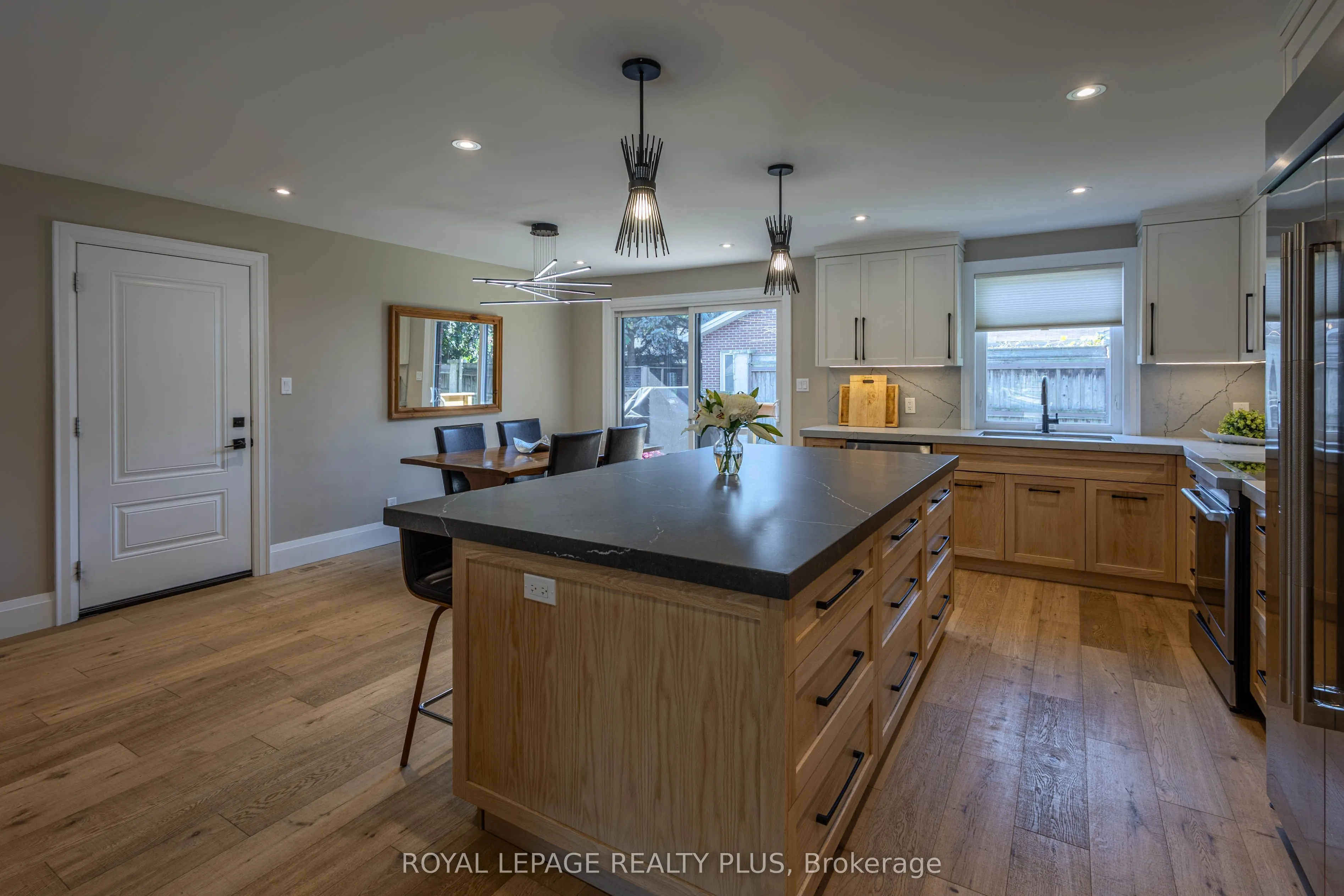 884 Eagle Drive
