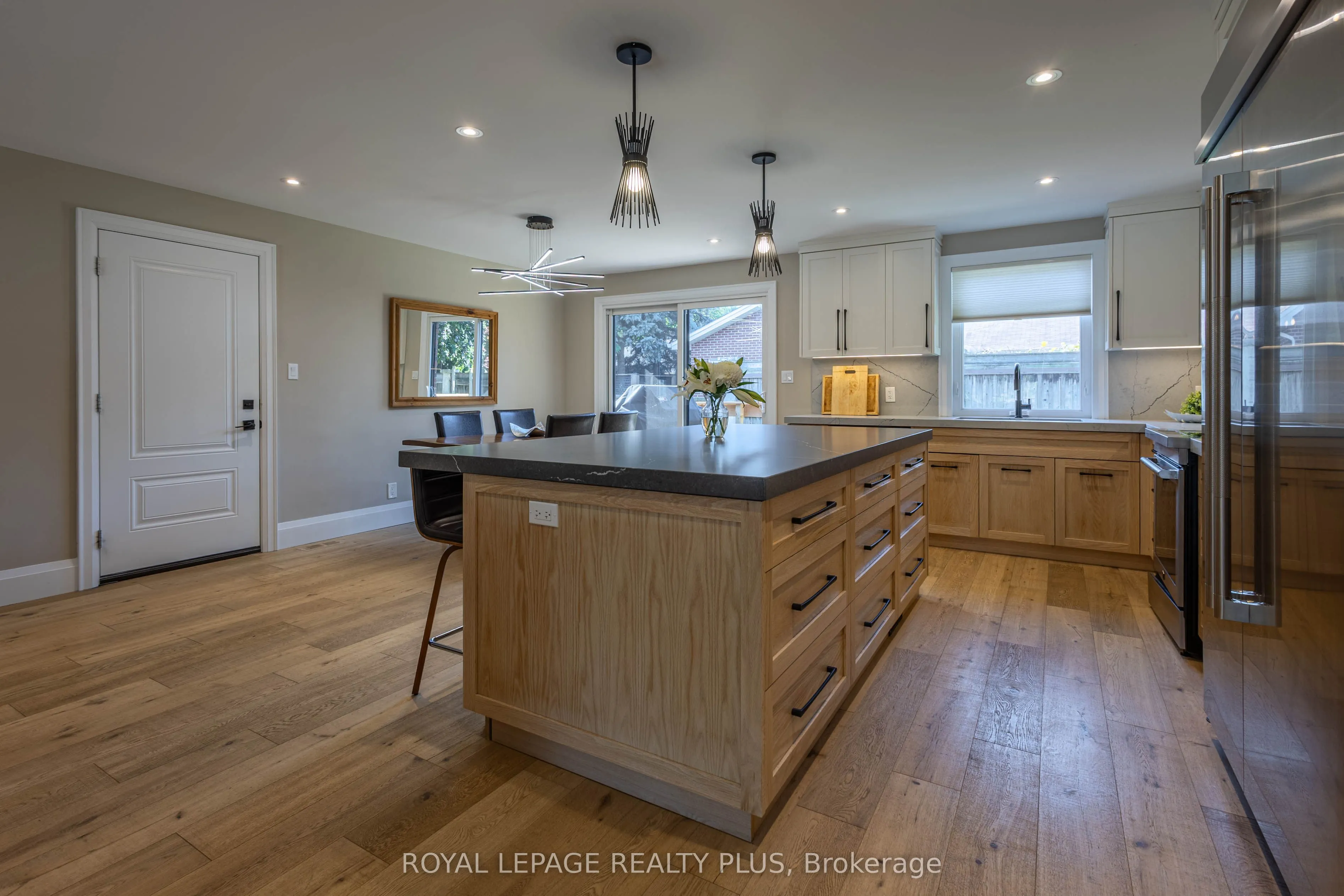 884 Eagle Drive