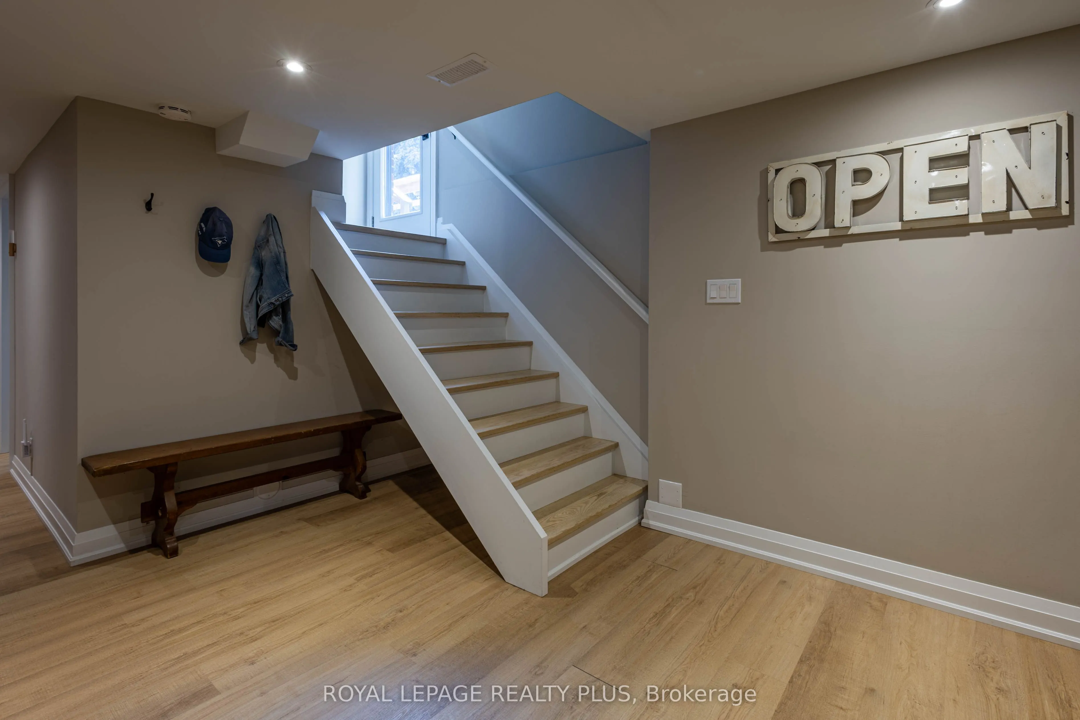884 Eagle Drive