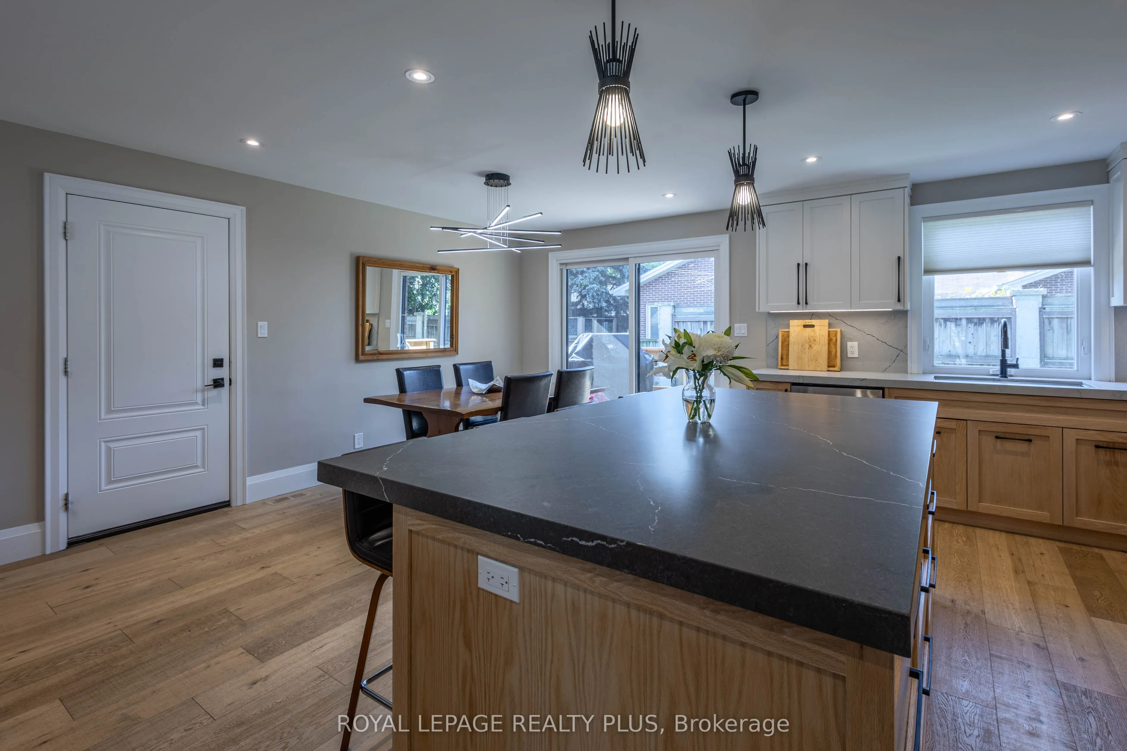 884 Eagle Drive