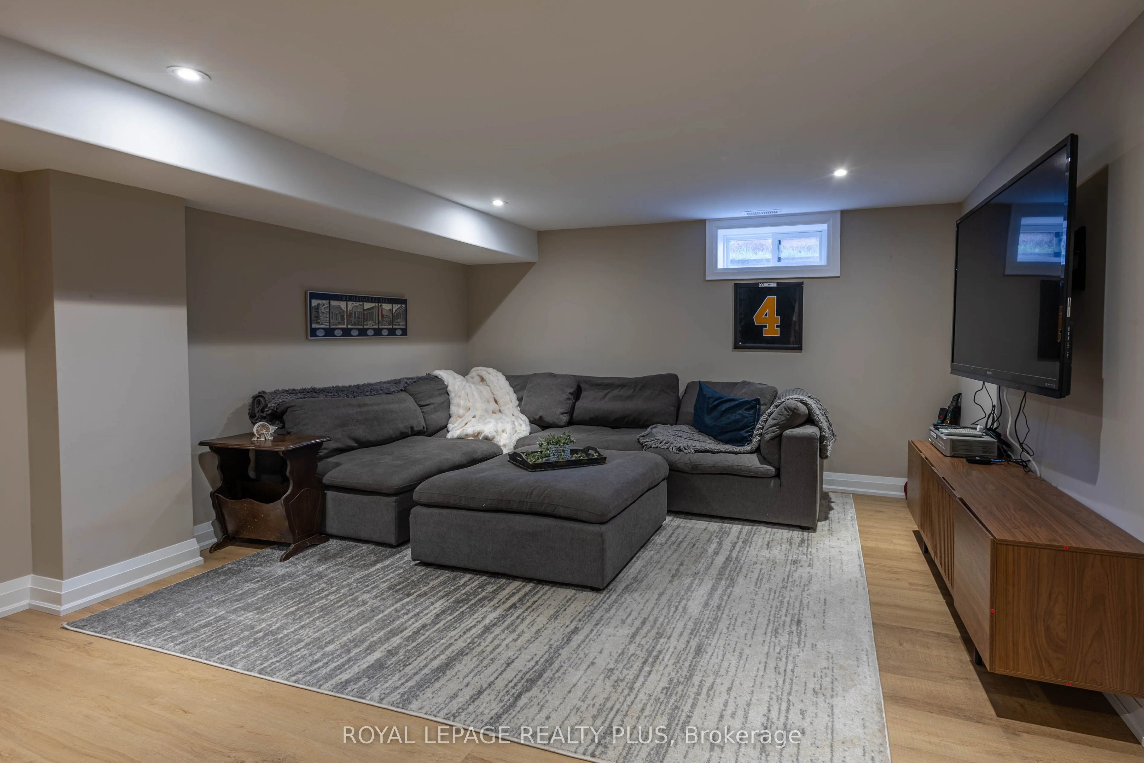 884 Eagle Drive