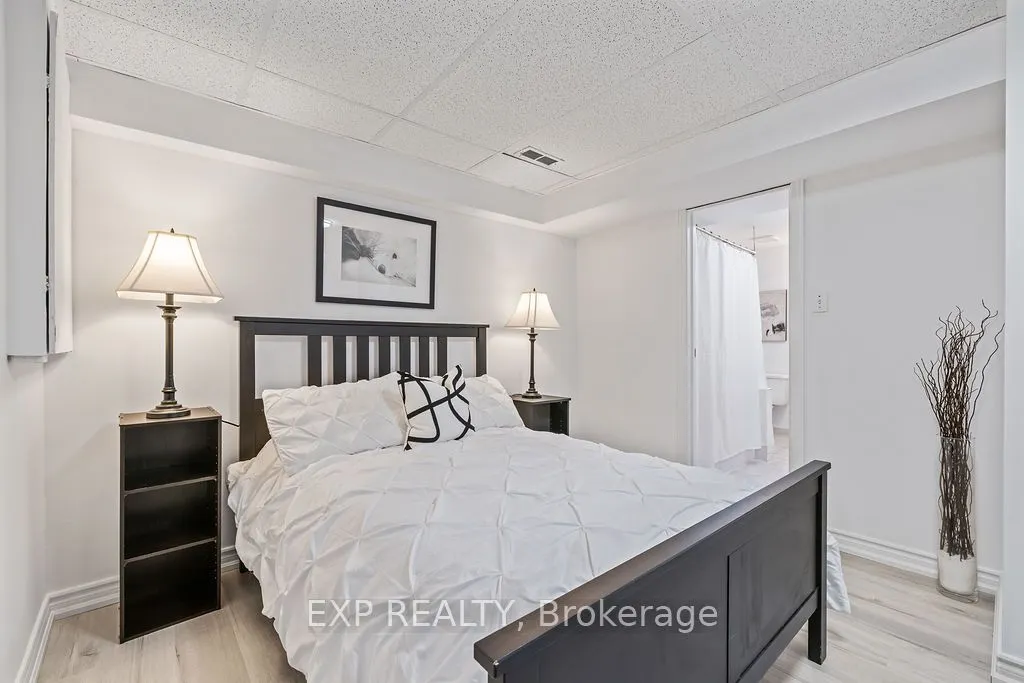2006 Glenada Crescent, #15
