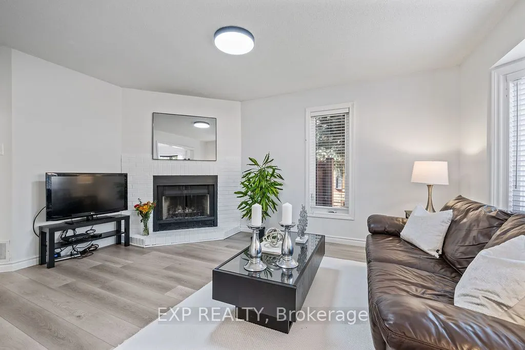 2006 Glenada Crescent, #15