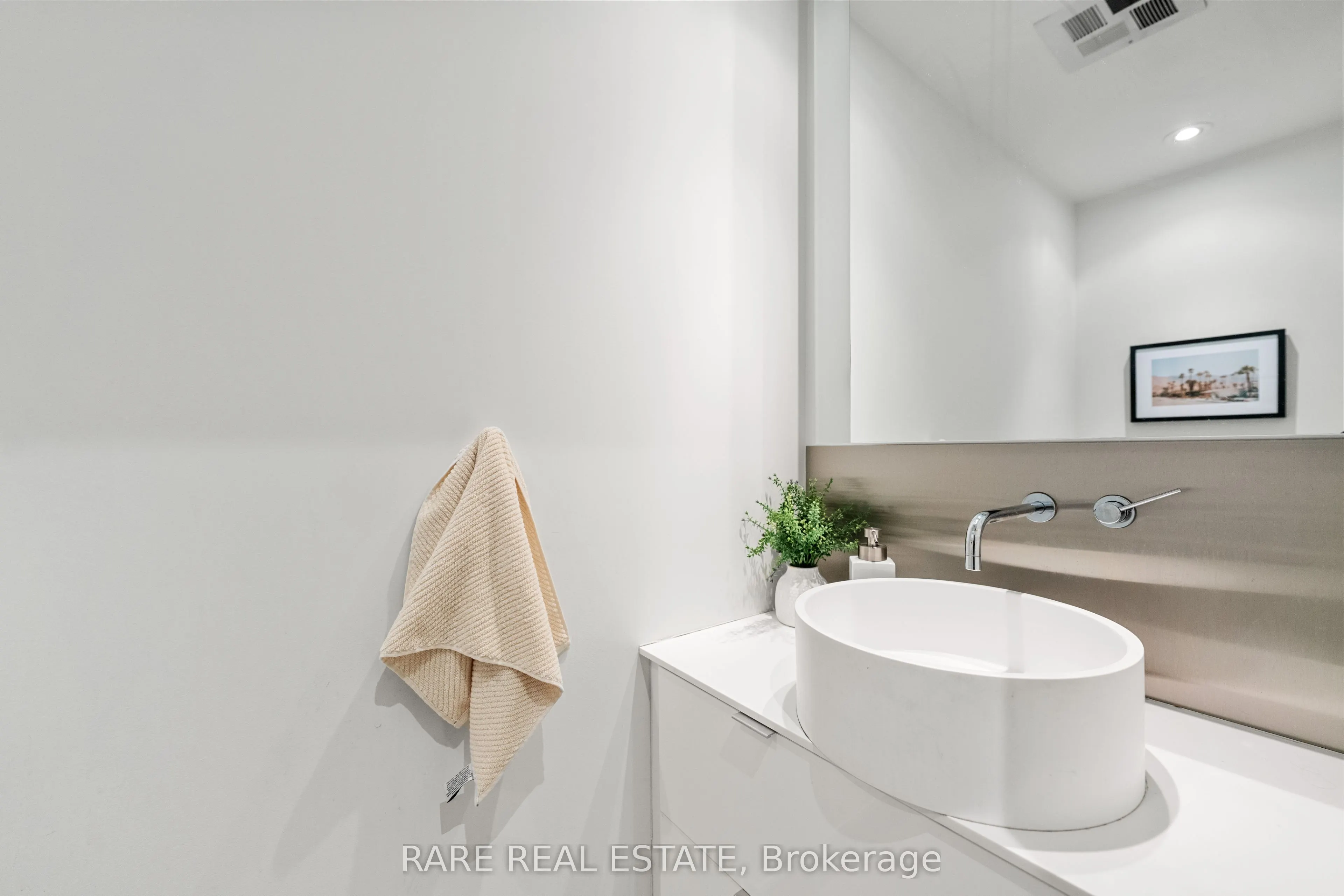 377 Sorauren Avenue, #2