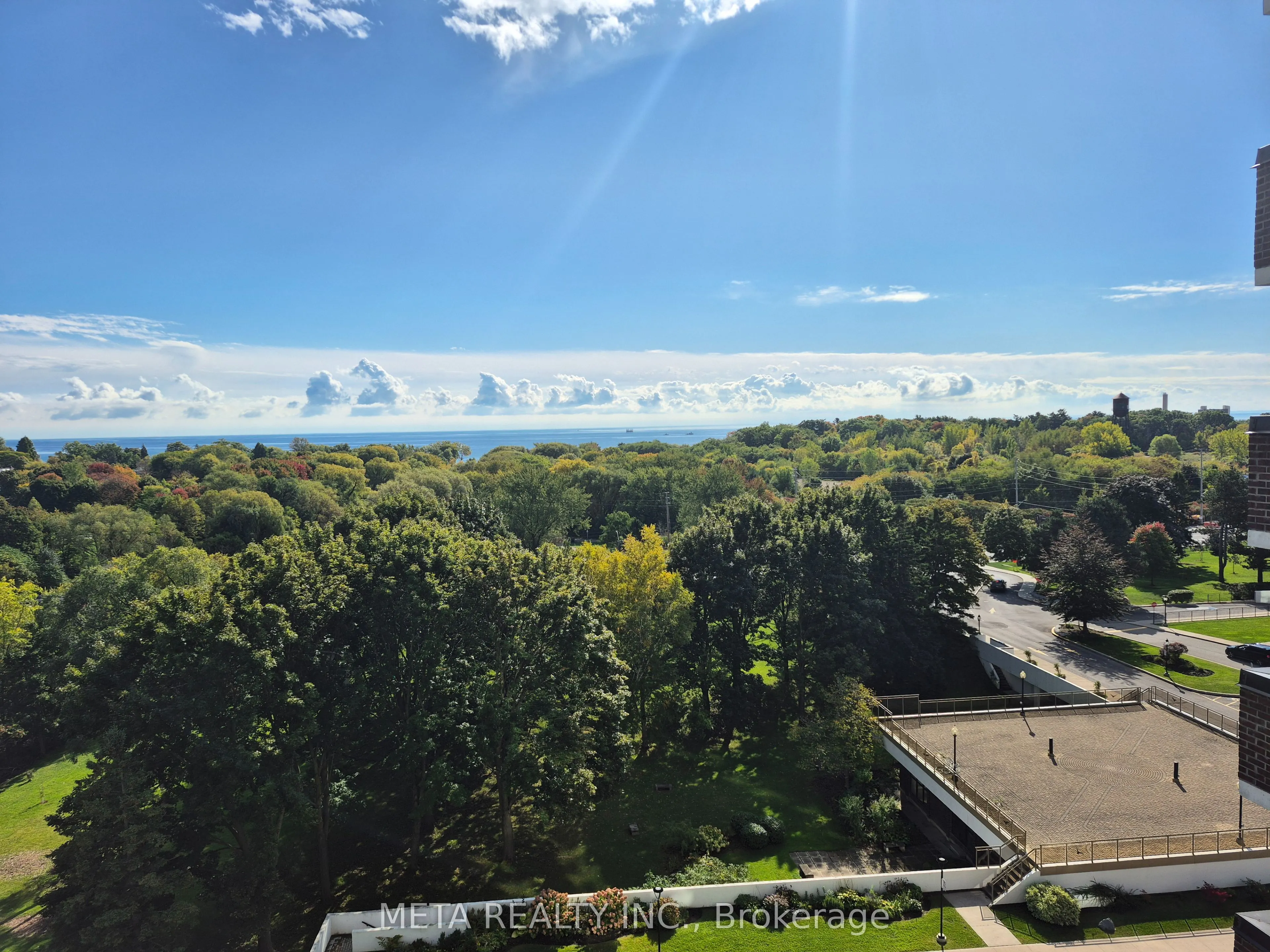 1535 Lakeshore Road E, #910