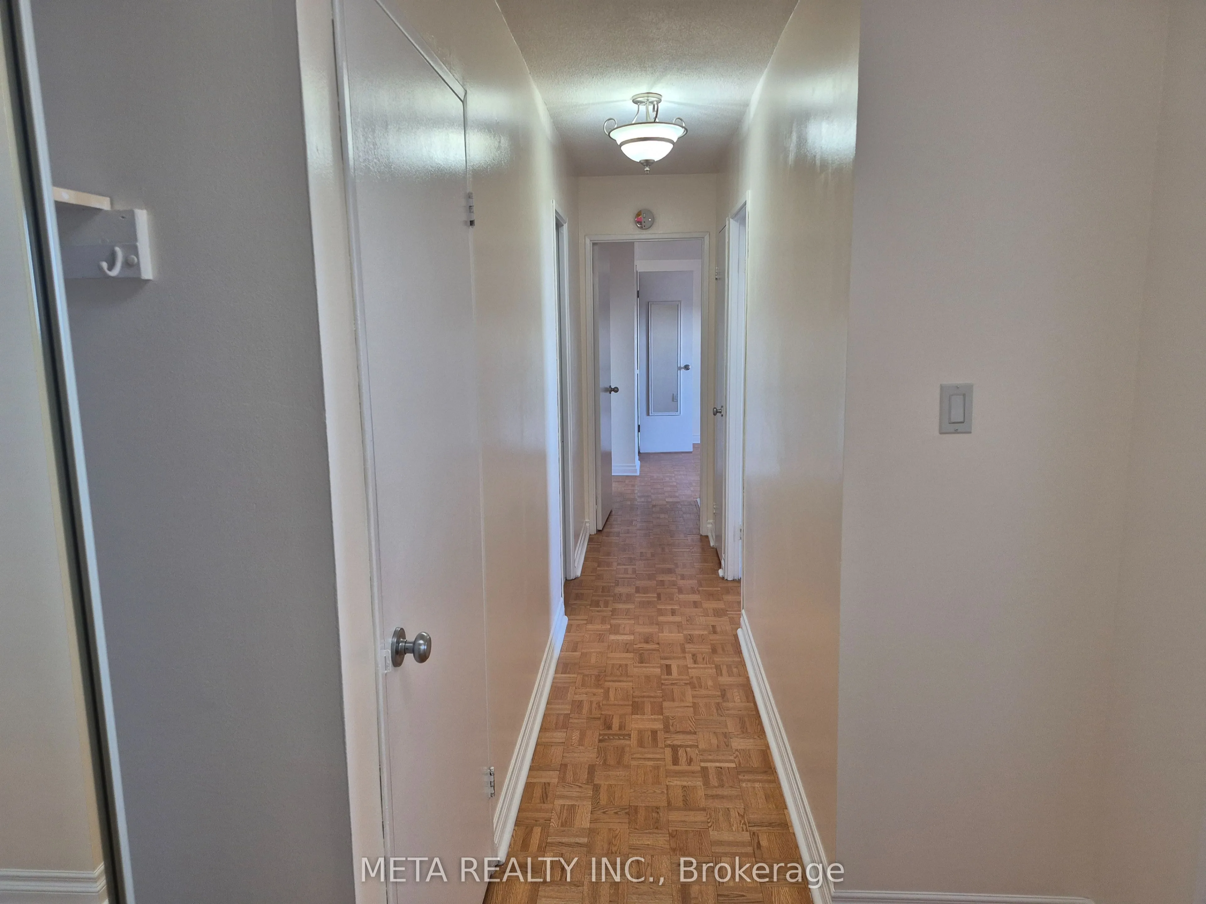 1535 Lakeshore Road E, #910