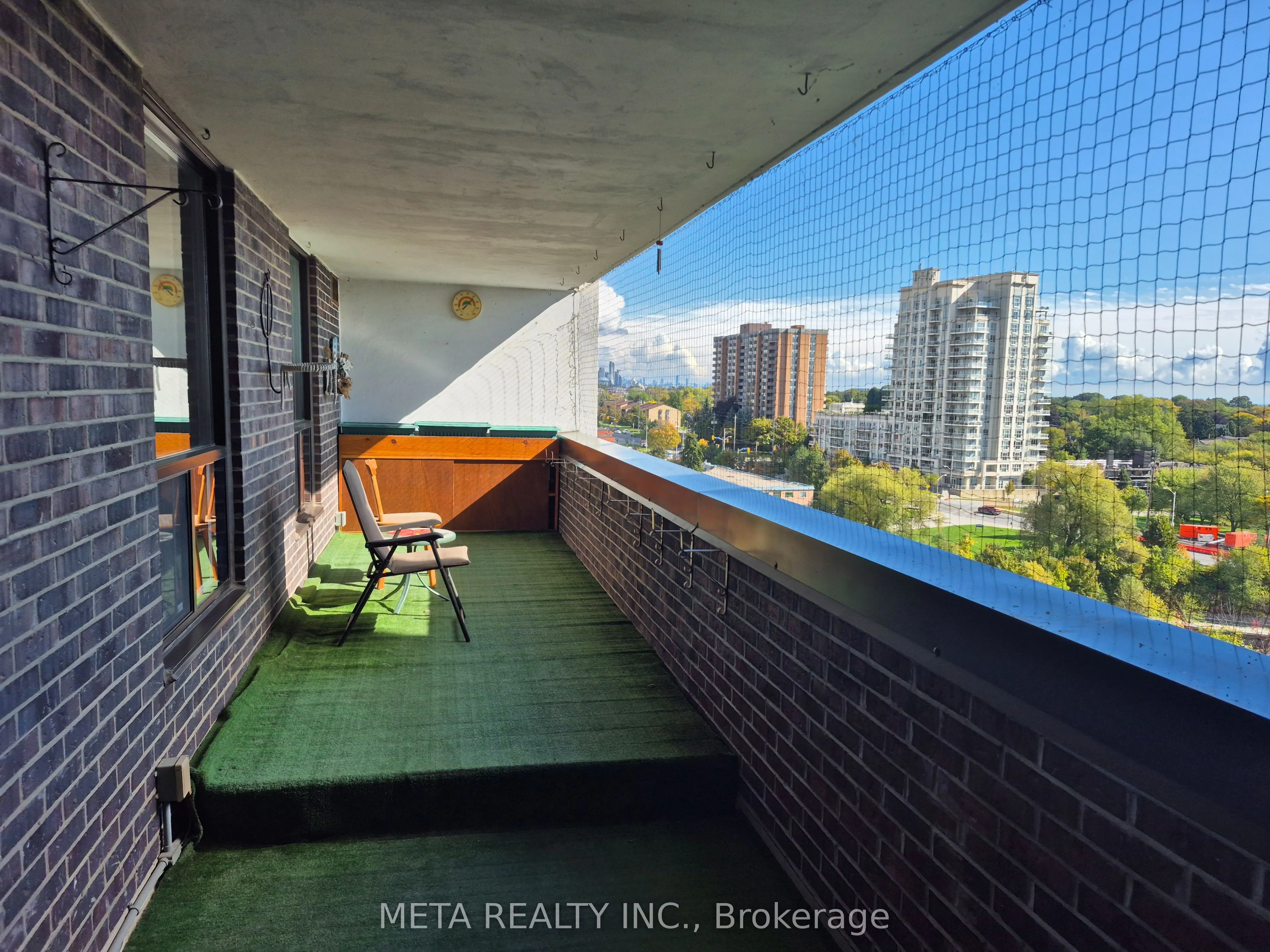 1535 Lakeshore Road E, #910