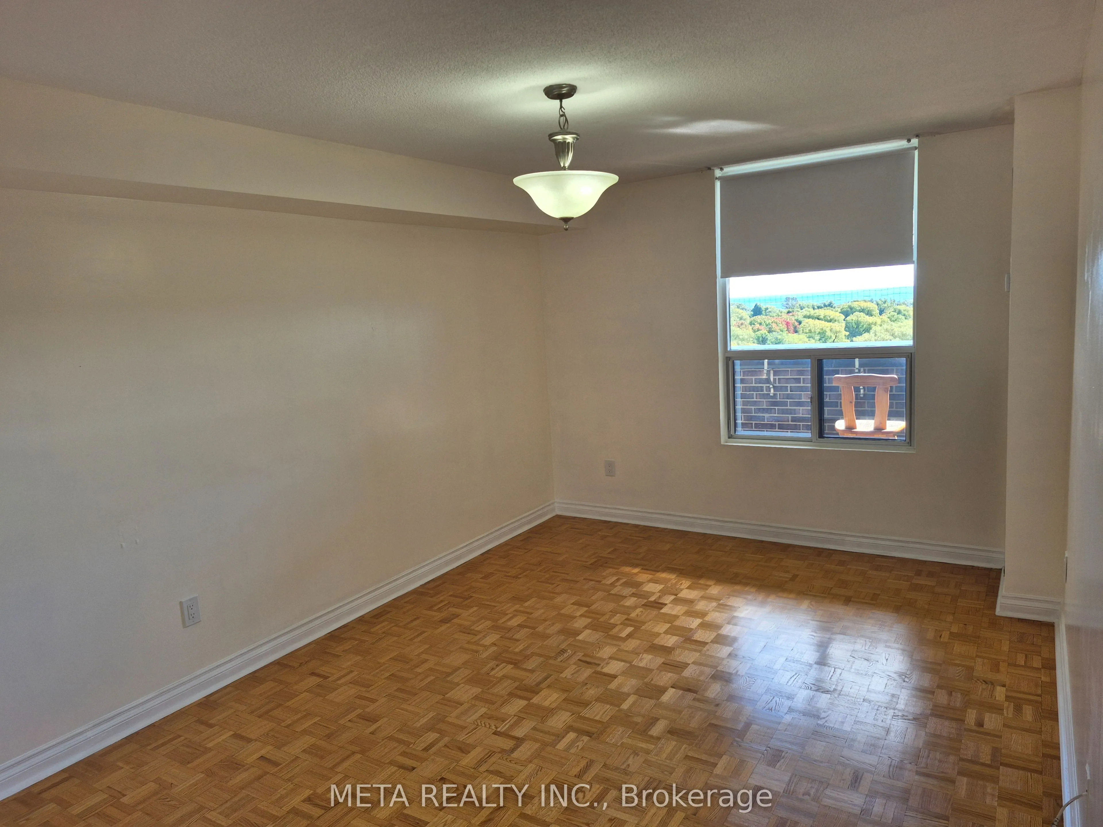 1535 Lakeshore Road E, #910