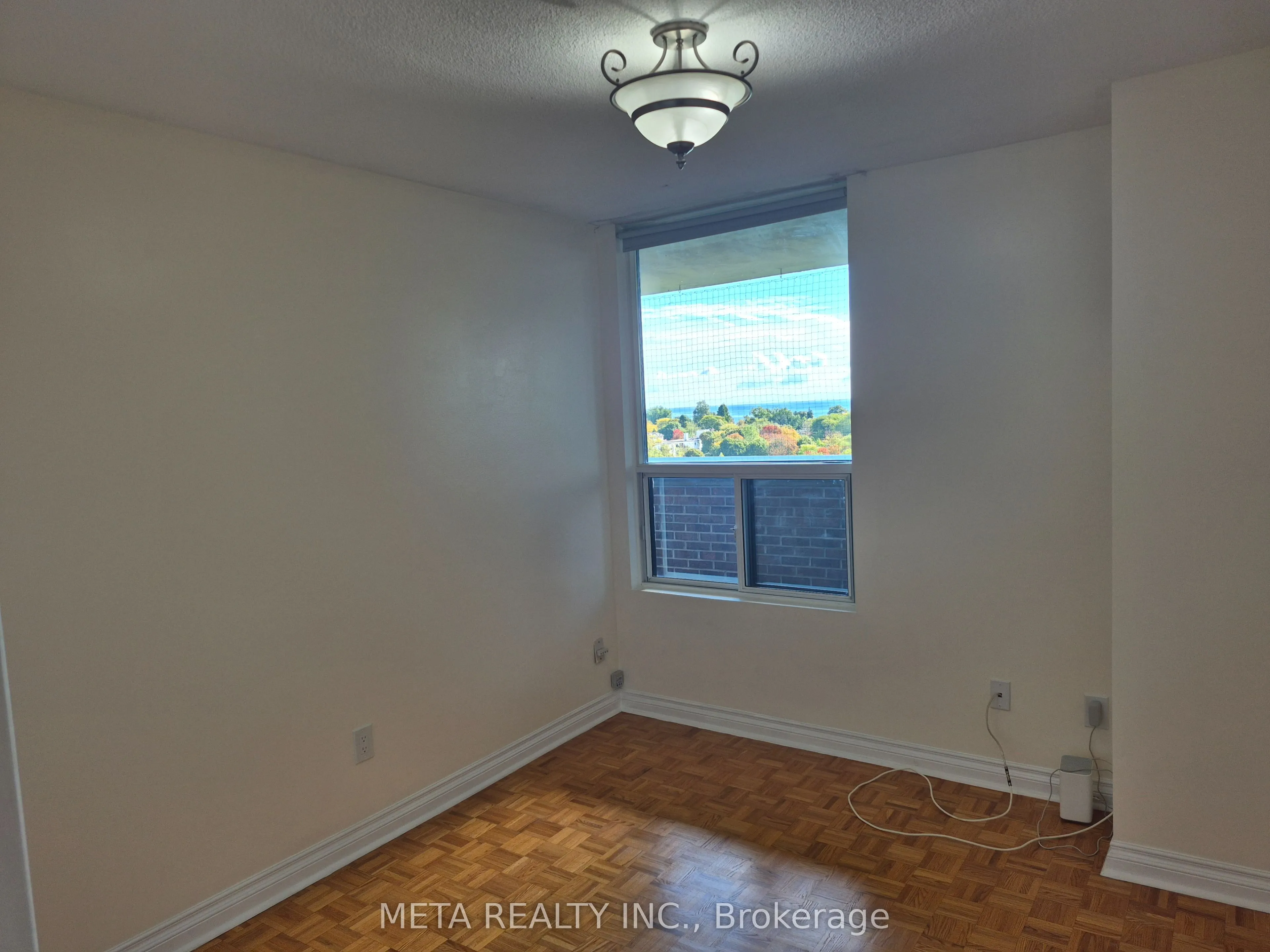 1535 Lakeshore Road E, #910