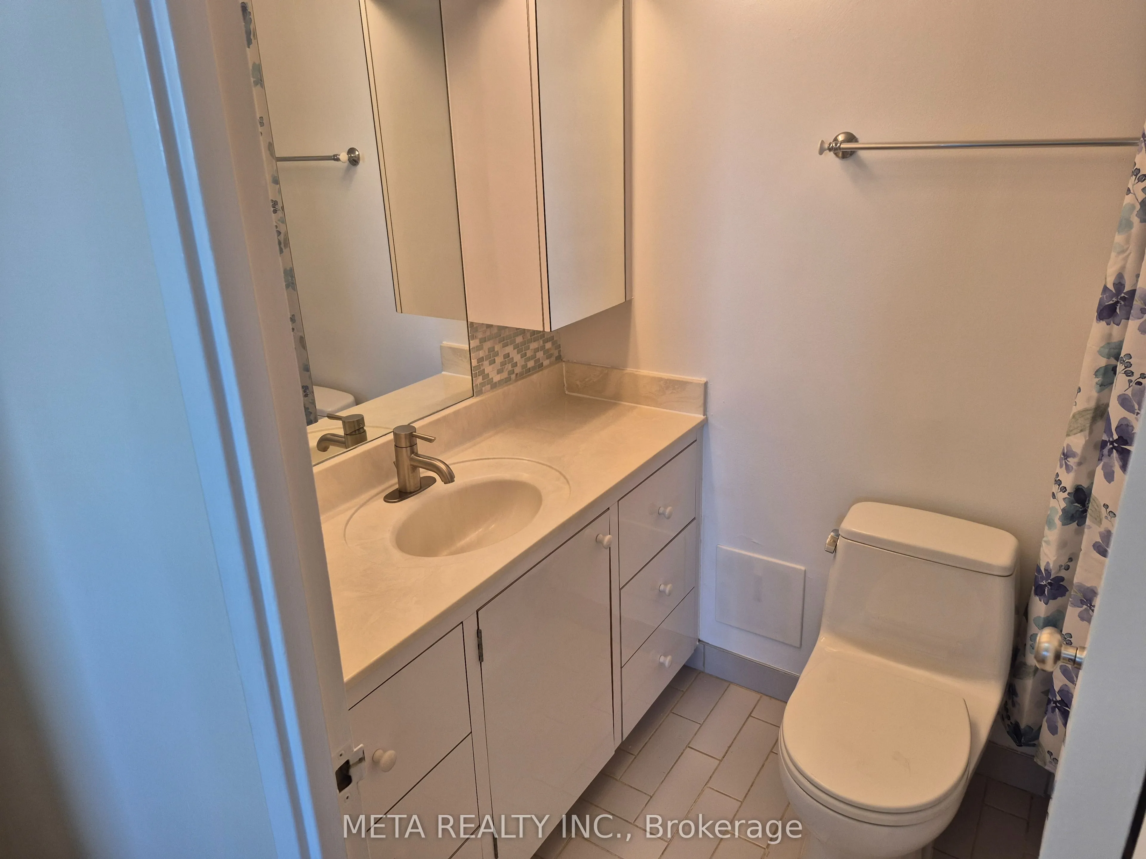 1535 Lakeshore Road E, #910