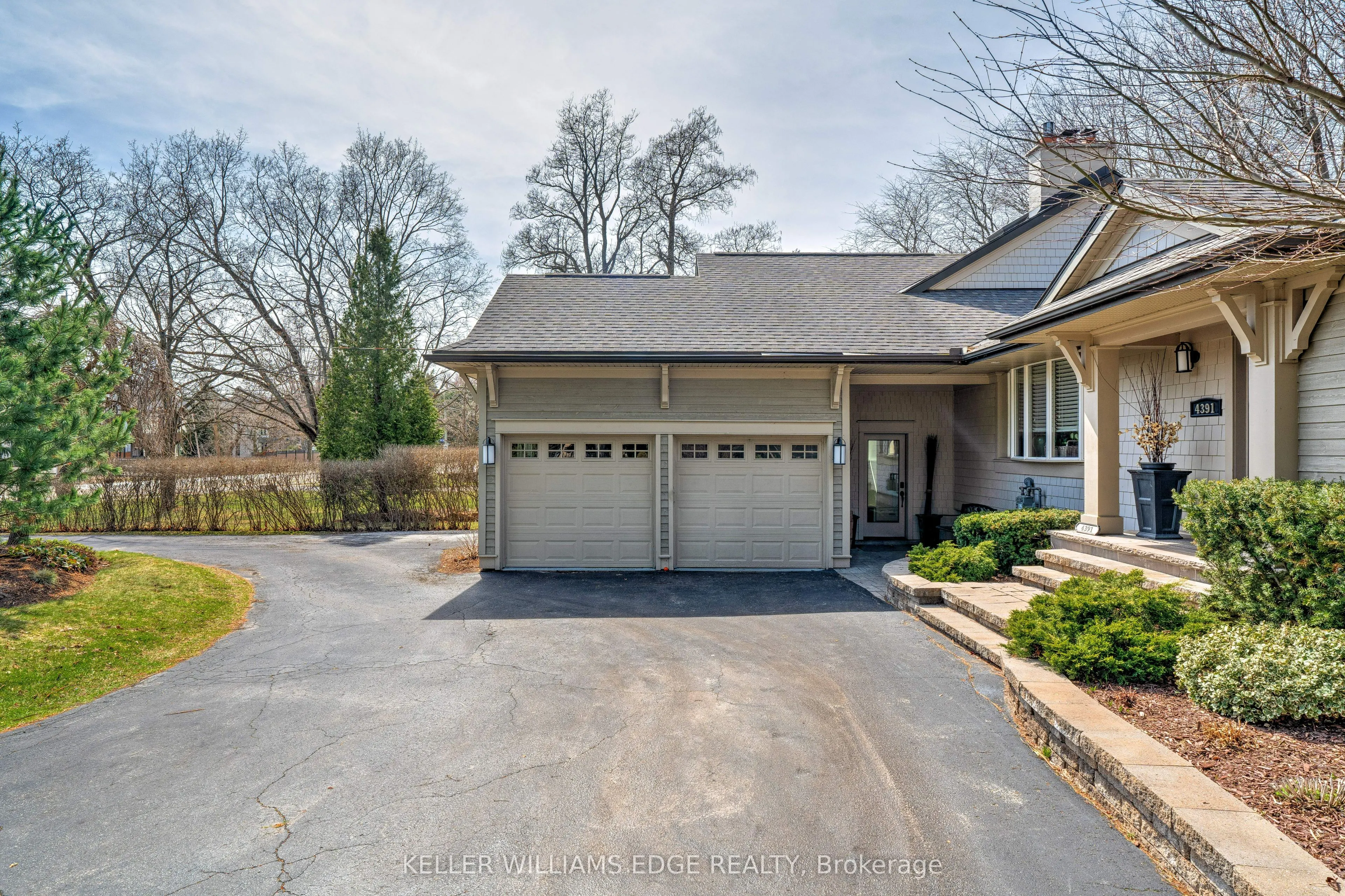 4391 Lakeshore Road