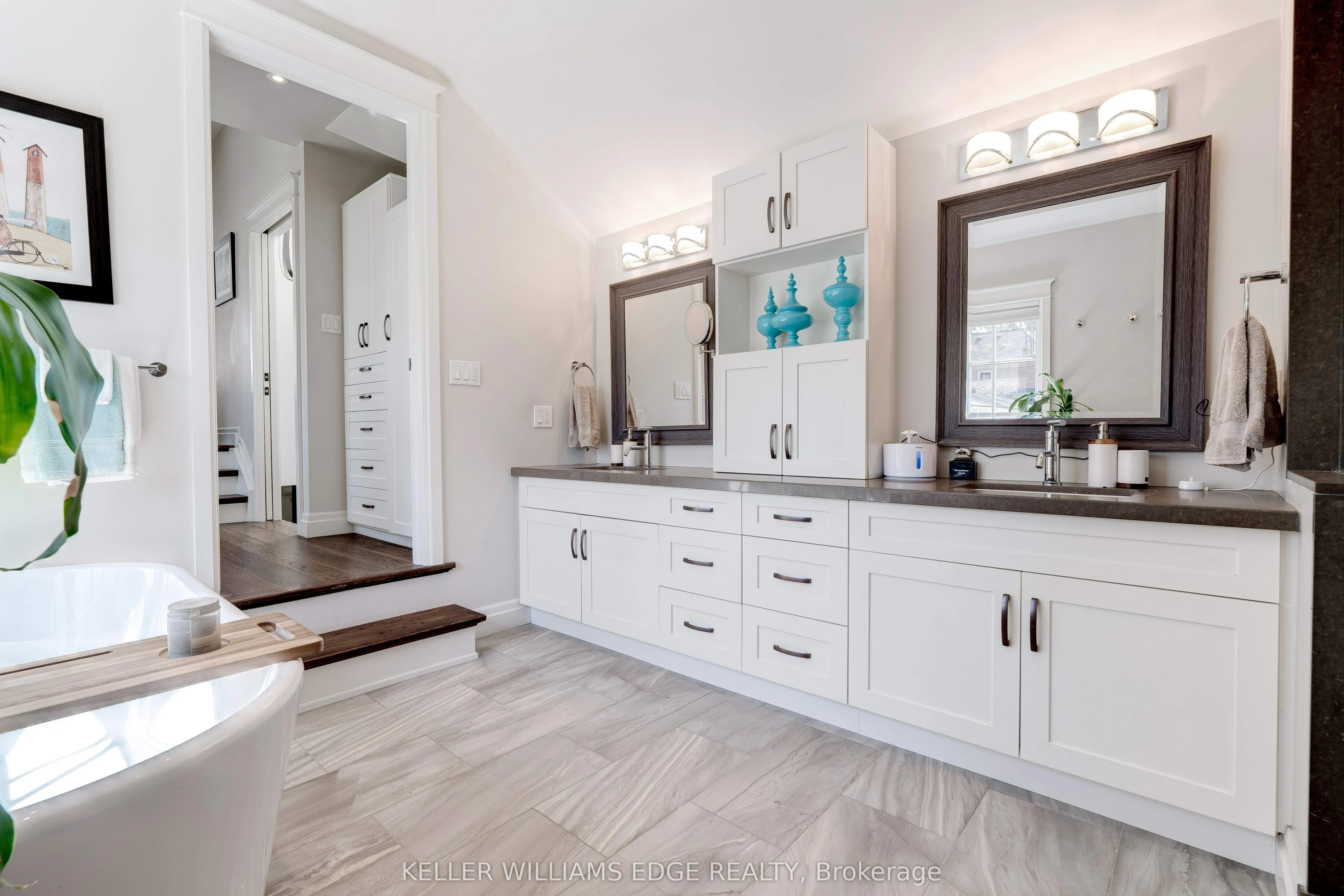 4391 Lakeshore Road