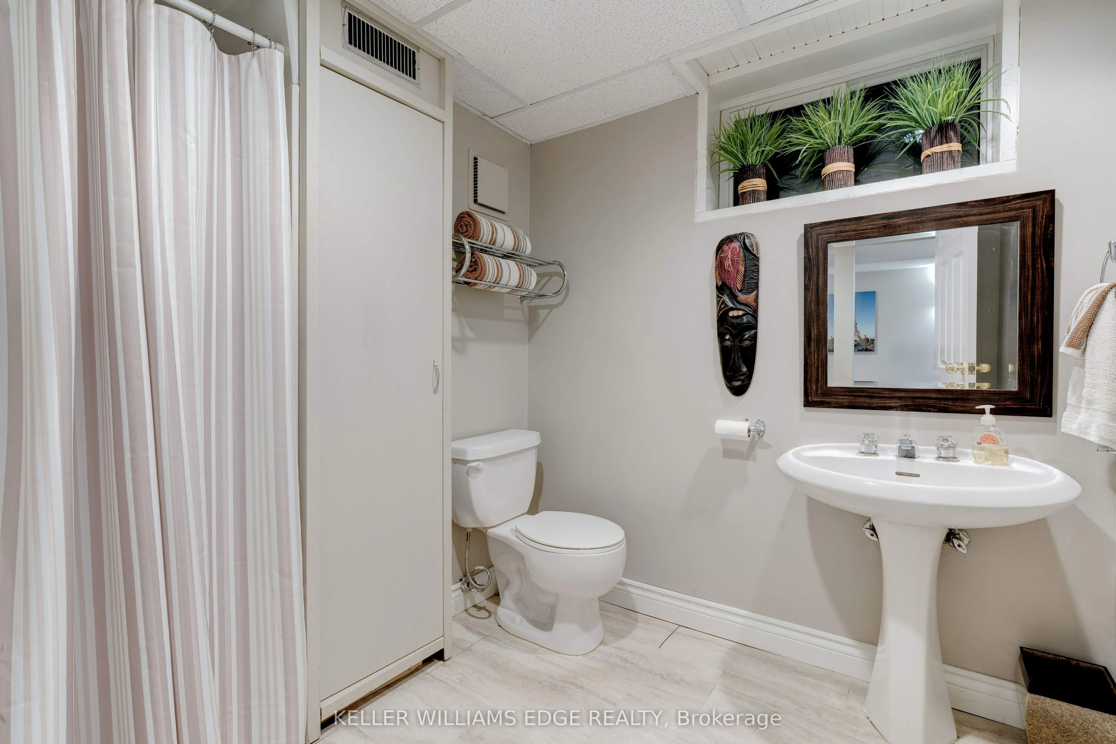 4391 Lakeshore Road